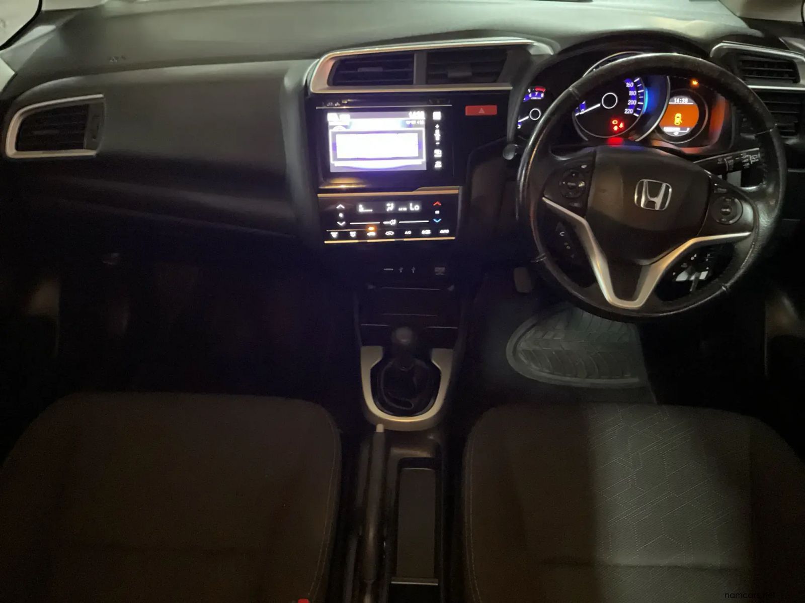 2015 Honda jazz 1.5 Dynamic photo
