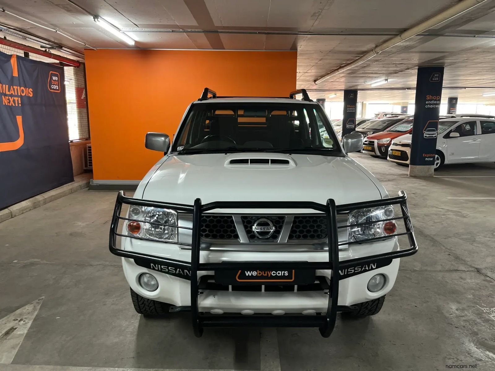 2019 Nissan Hardbody Np300 2.5 TDI 4x4 Pick Up Double Cab photo