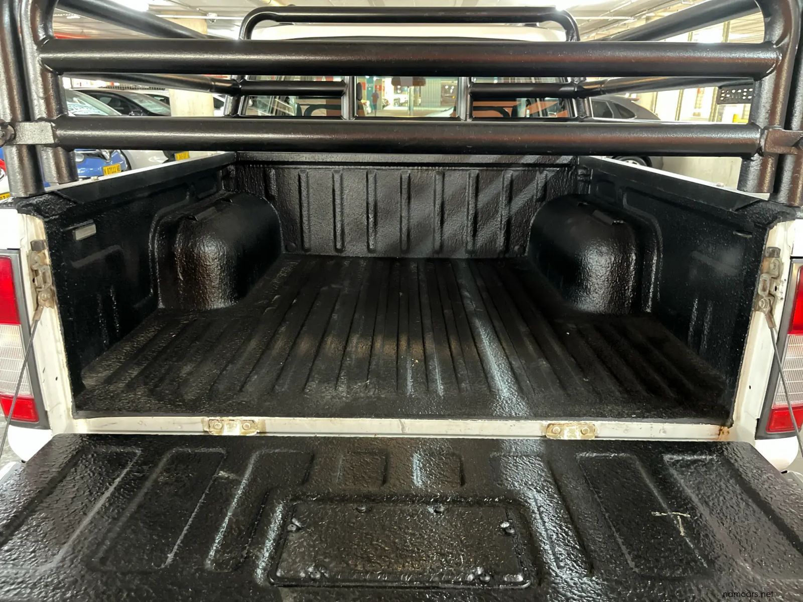 2019 Nissan Hardbody Np300 2.5 TDI 4x4 Pick Up Double Cab photo