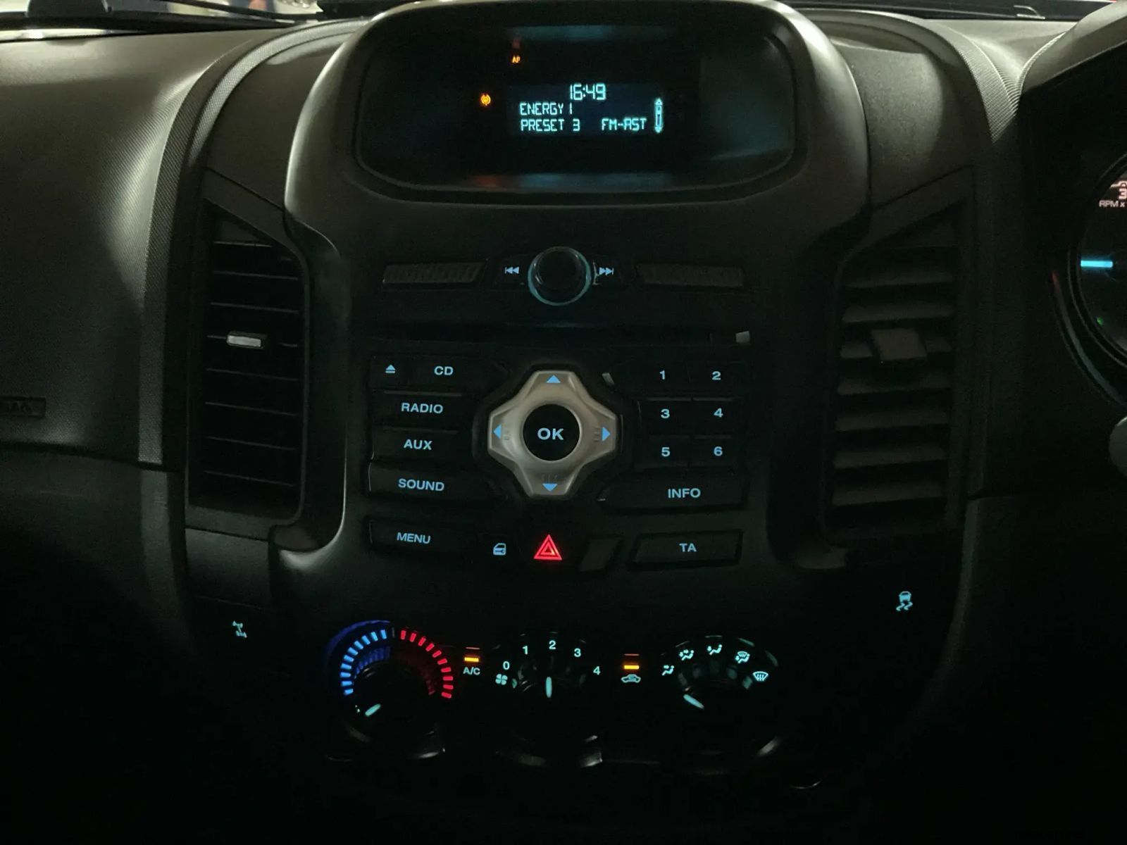 2015 Ford Ranger 2.2tdci XL Pick Up Double Cab photo