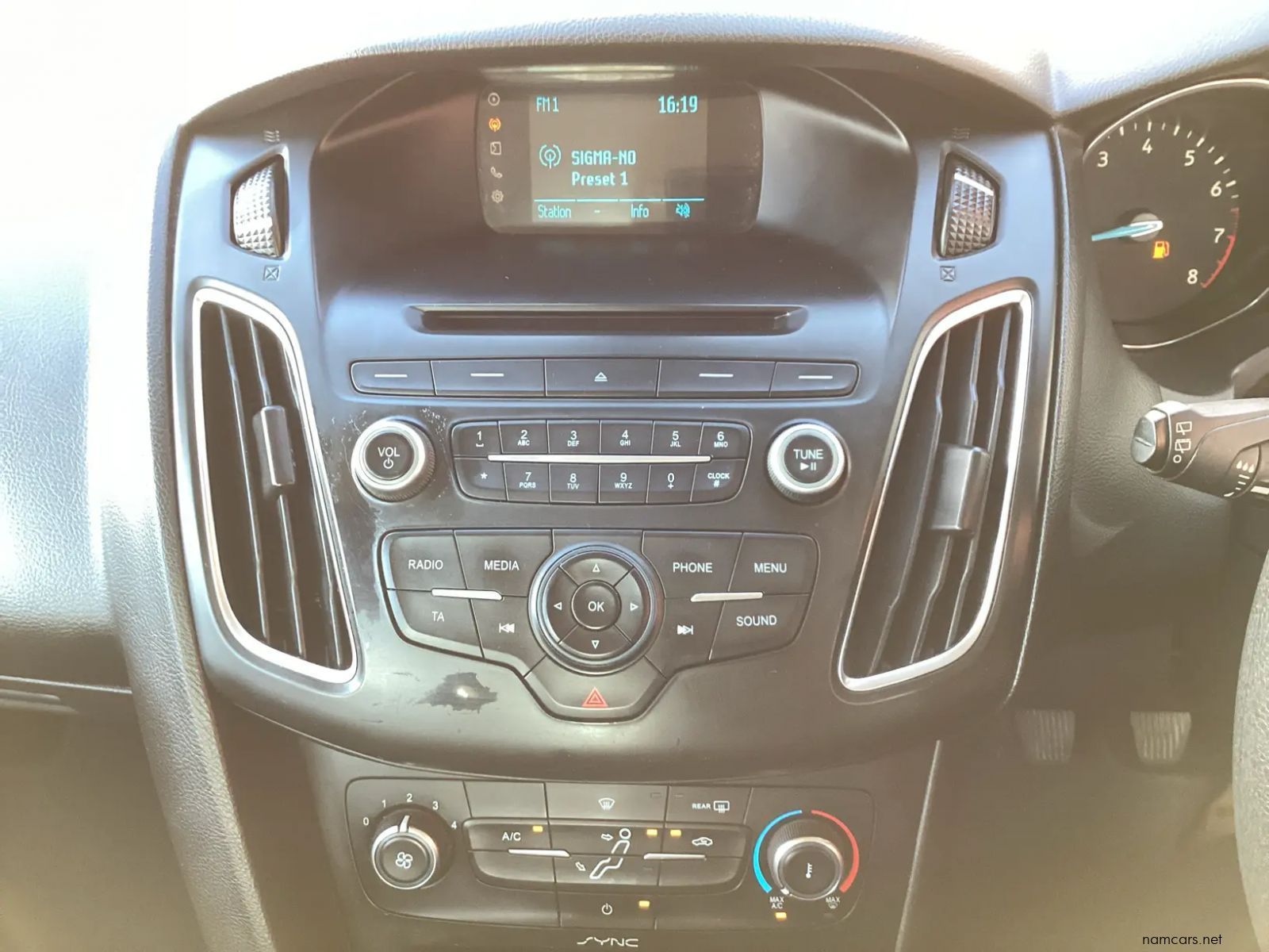 2016 Ford Ford Focus 1.0 EcoBoost Ambiente 5-Door photo