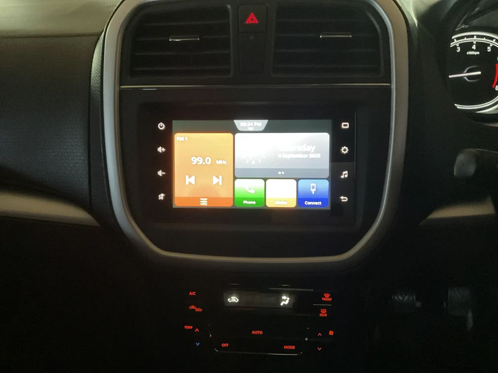 2022 Toyota Urban Cruiser 1.5 XS photo