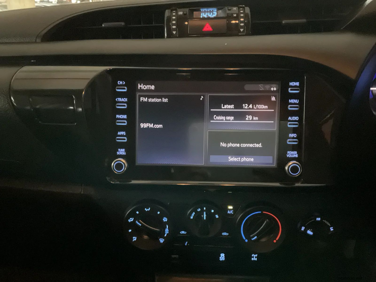 2020 Toyota Hilux 2.4 Gd-6 Raider 4x4 Auto Pick Up Double Cab photo