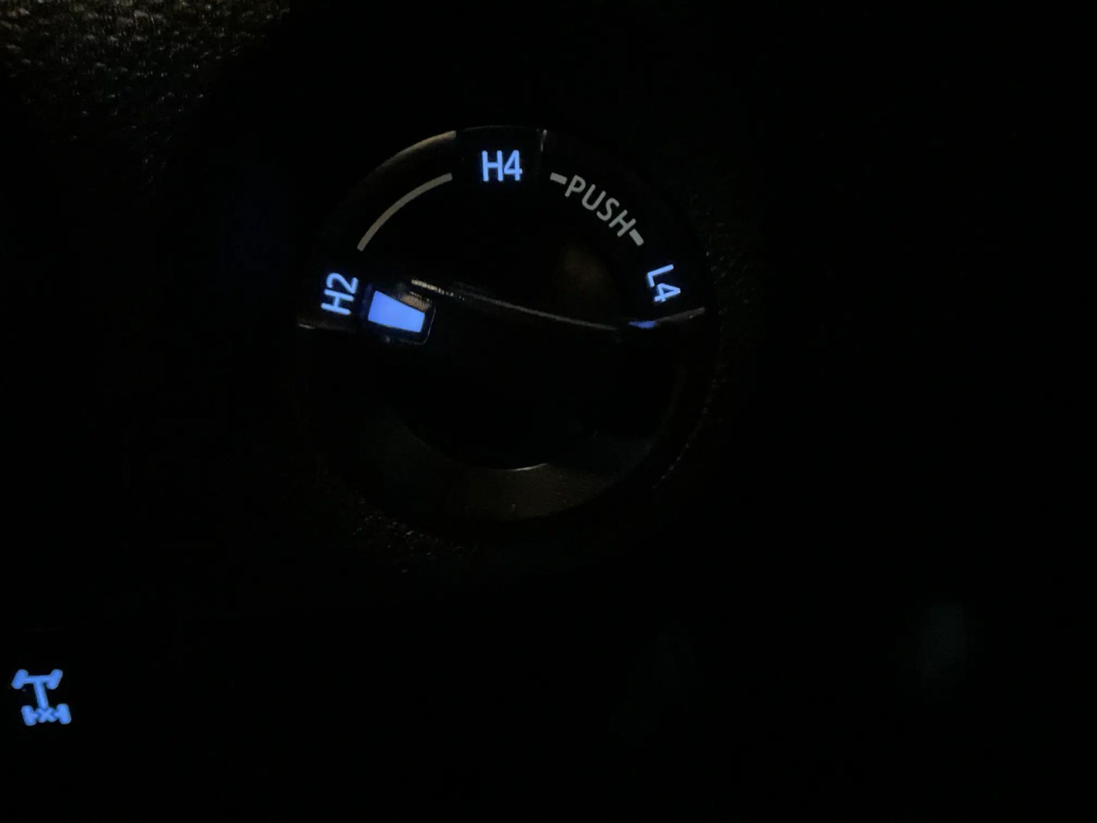 2020 Toyota Hilux 2.4 Gd-6 Raider 4x4 Auto Pick Up Double Cab photo