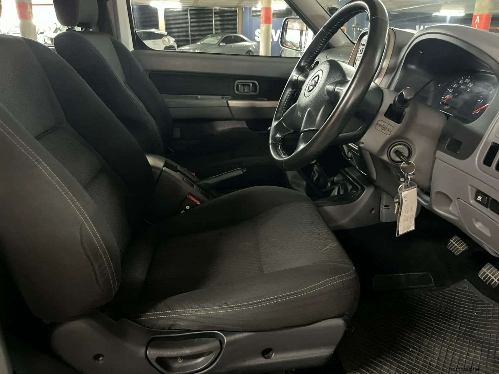 2017 Nissan Hardbody Np300 2.5 TDI Hi-Rider Pick Up Double Cab photo