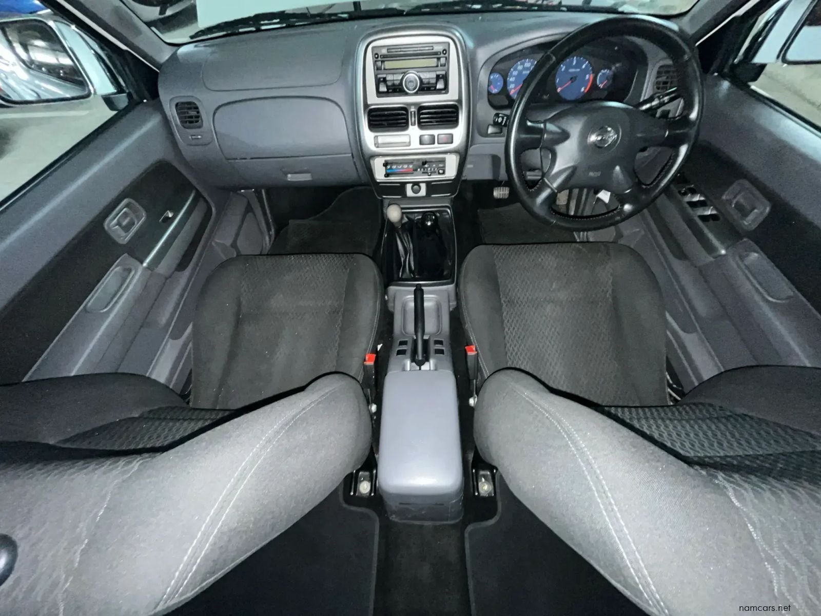 2017 Nissan Hardbody Np300 2.5 TDI Hi-Rider Pick Up Double Cab photo