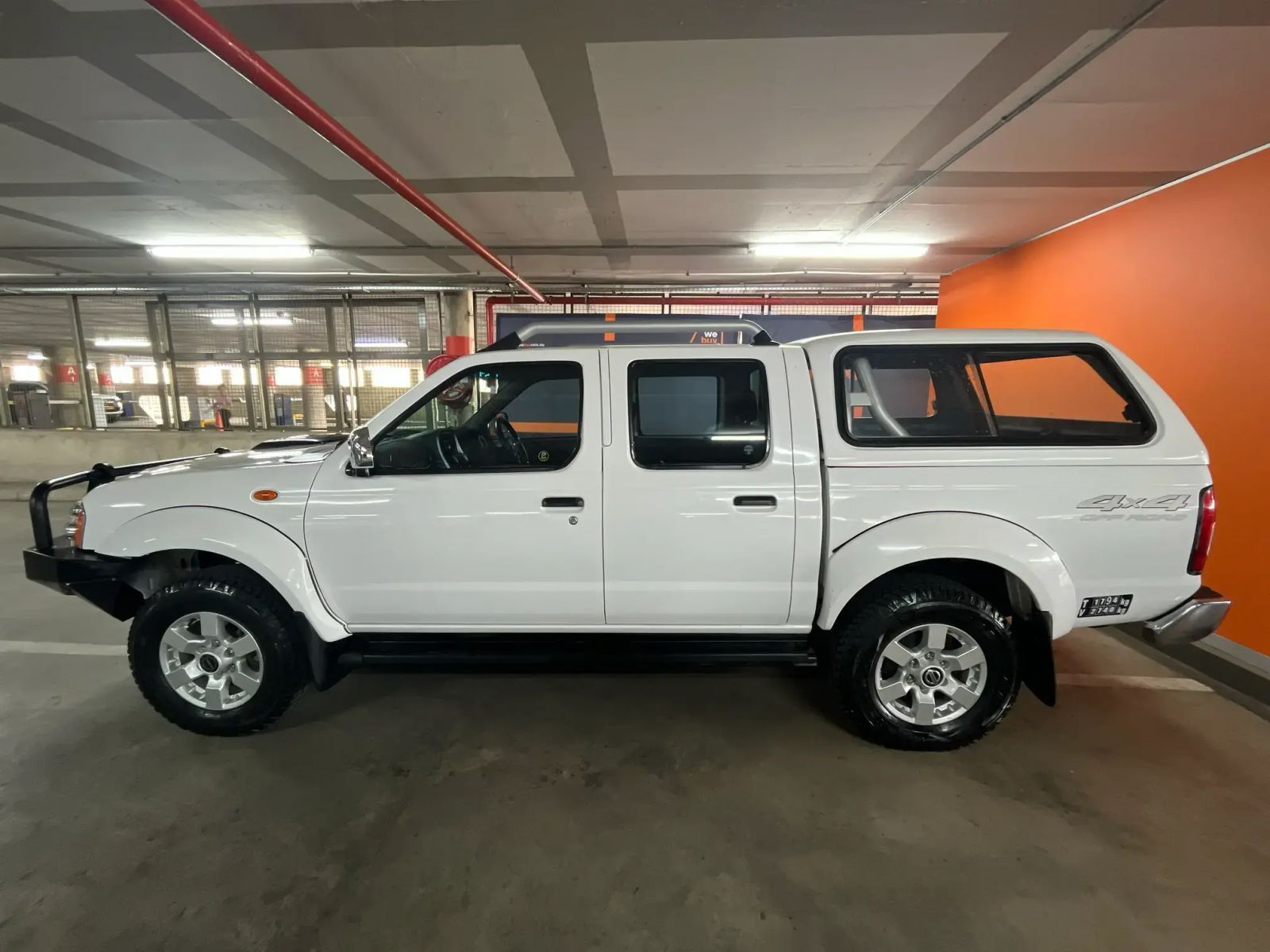 2017 Nissan Hardbody Np300 2.5 TDI Hi-Rider Pick Up Double Cab photo