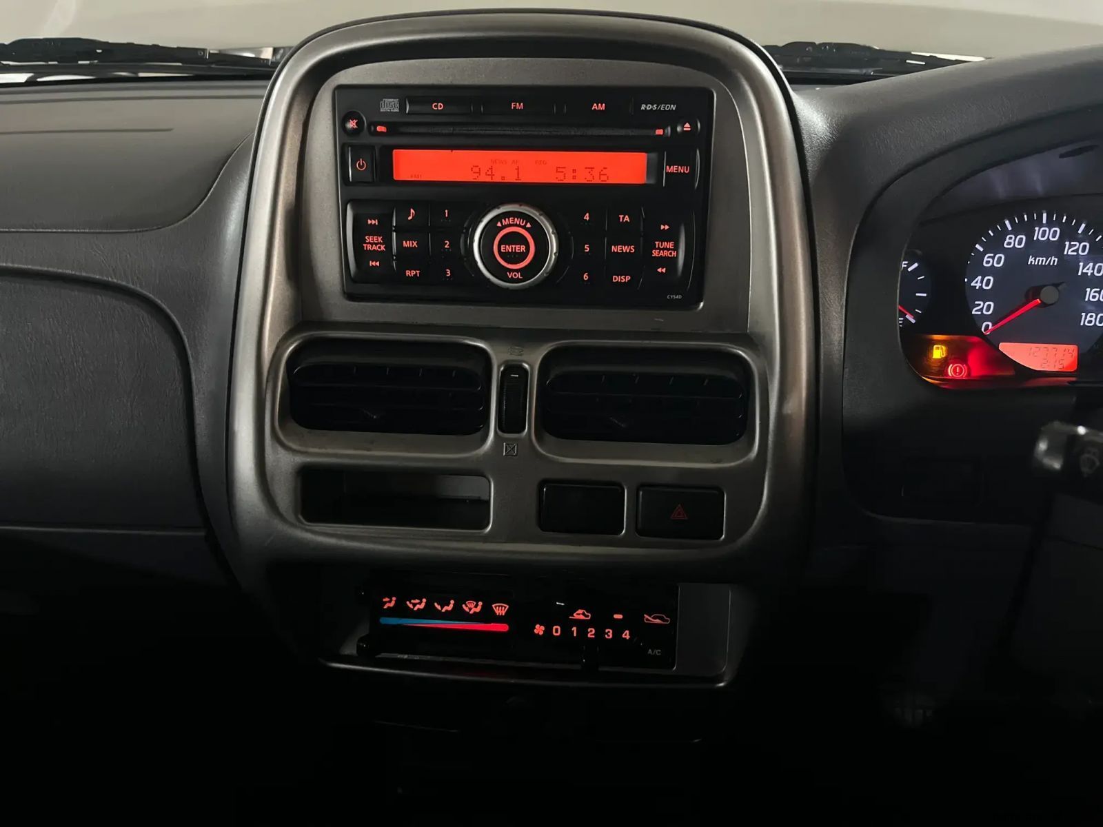 2017 Nissan Hardbody Np300 2.5 TDI Hi-Rider Pick Up Double Cab photo