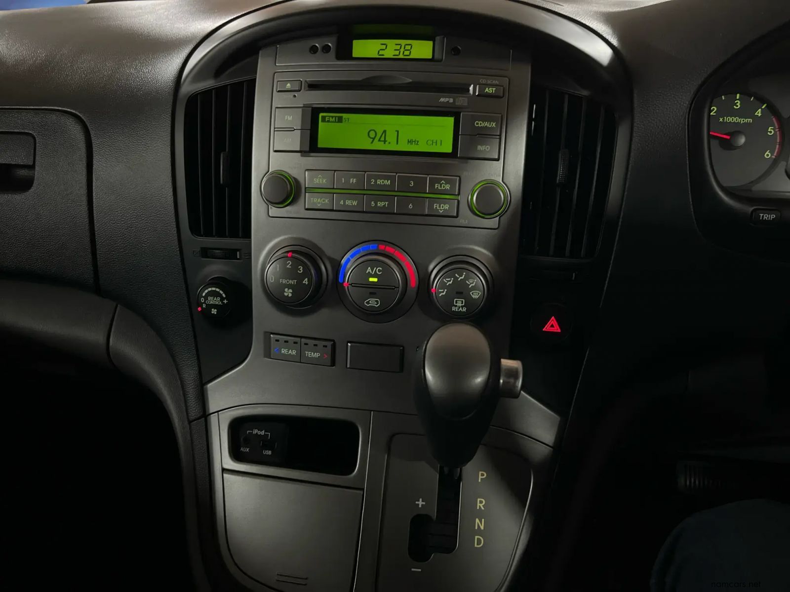 2015 Hyundai H-1 2.5 CRDi (vgt) Wagon Auto photo