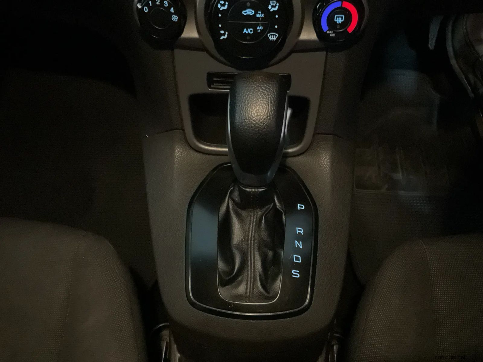 2016 Ford Fiesta 1.0 EcoBoost Ambiente Powershift 5-Door photo