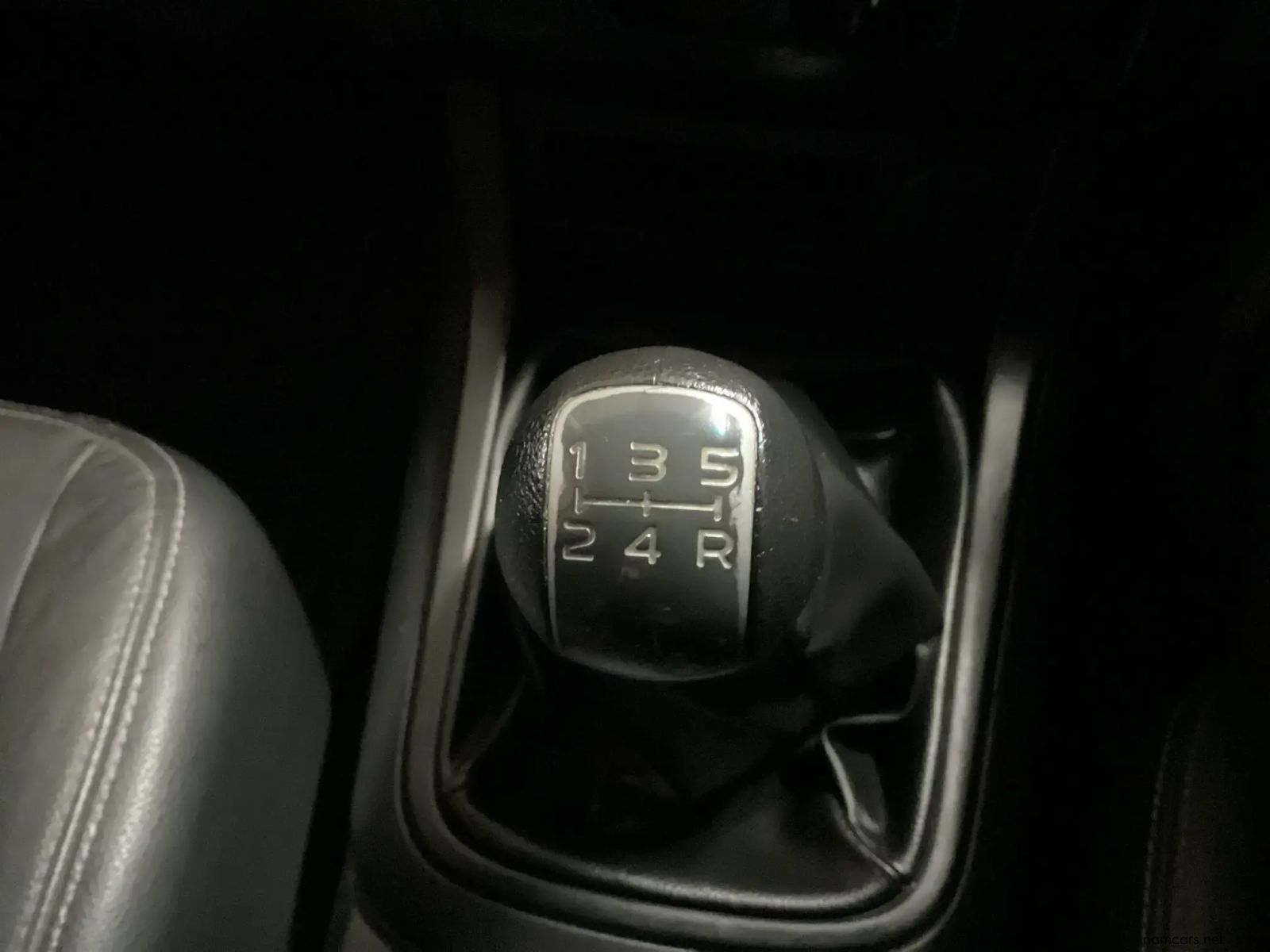 2016 Isuzu KB 240i LE Pick Up Double Cab photo