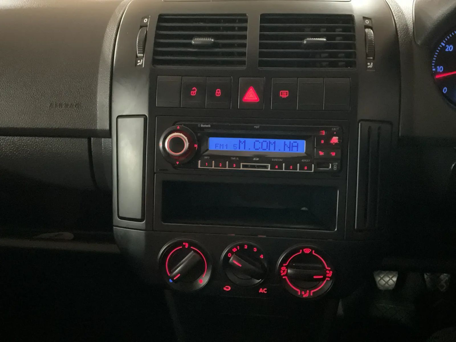 2012 Volkswagen Polo Vivo 1.4 Trendline photo