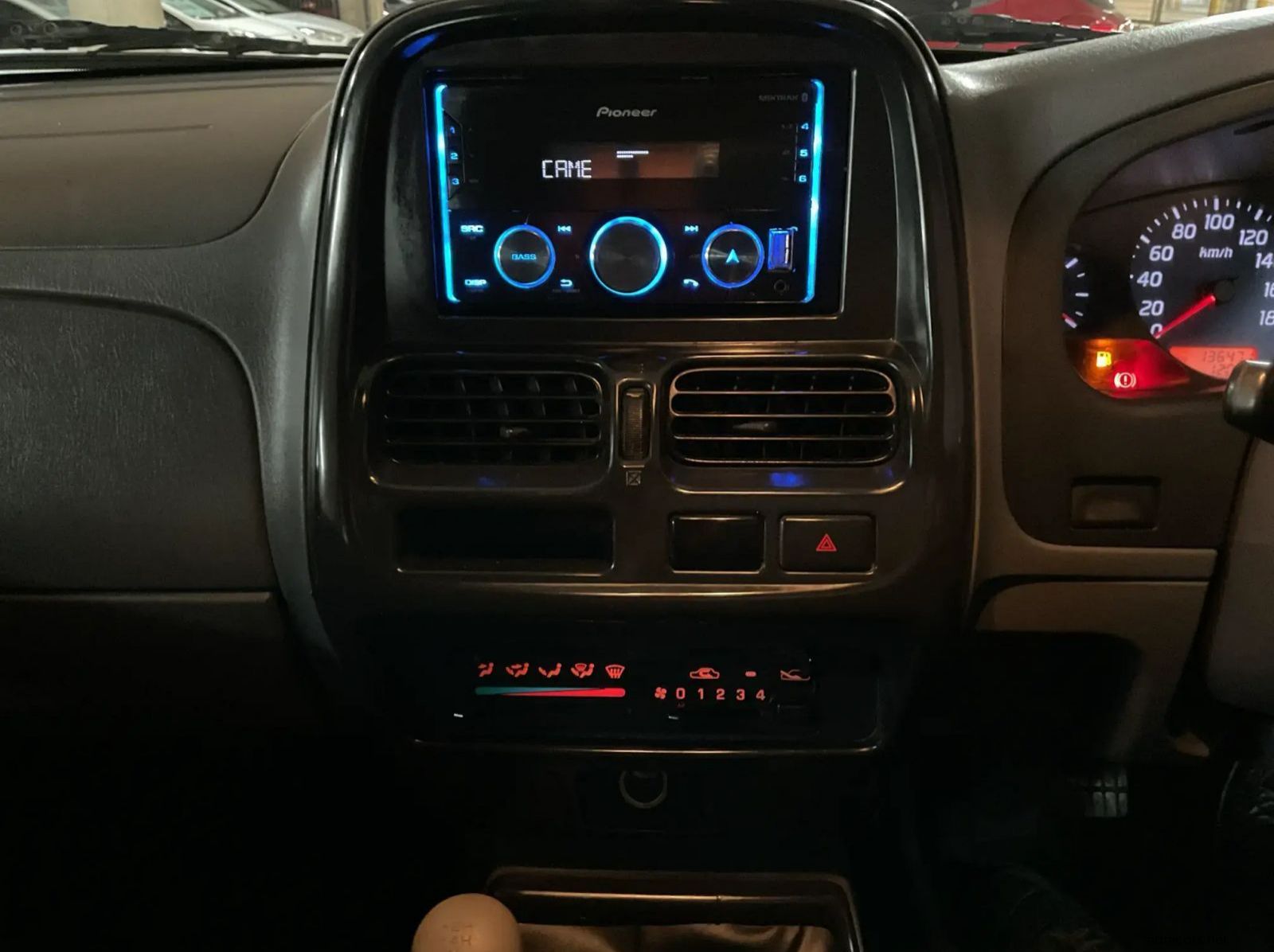 2019 Nissan Hardbody Np300 2.5 TDI 4x4 Pick Up Double Cab pictures