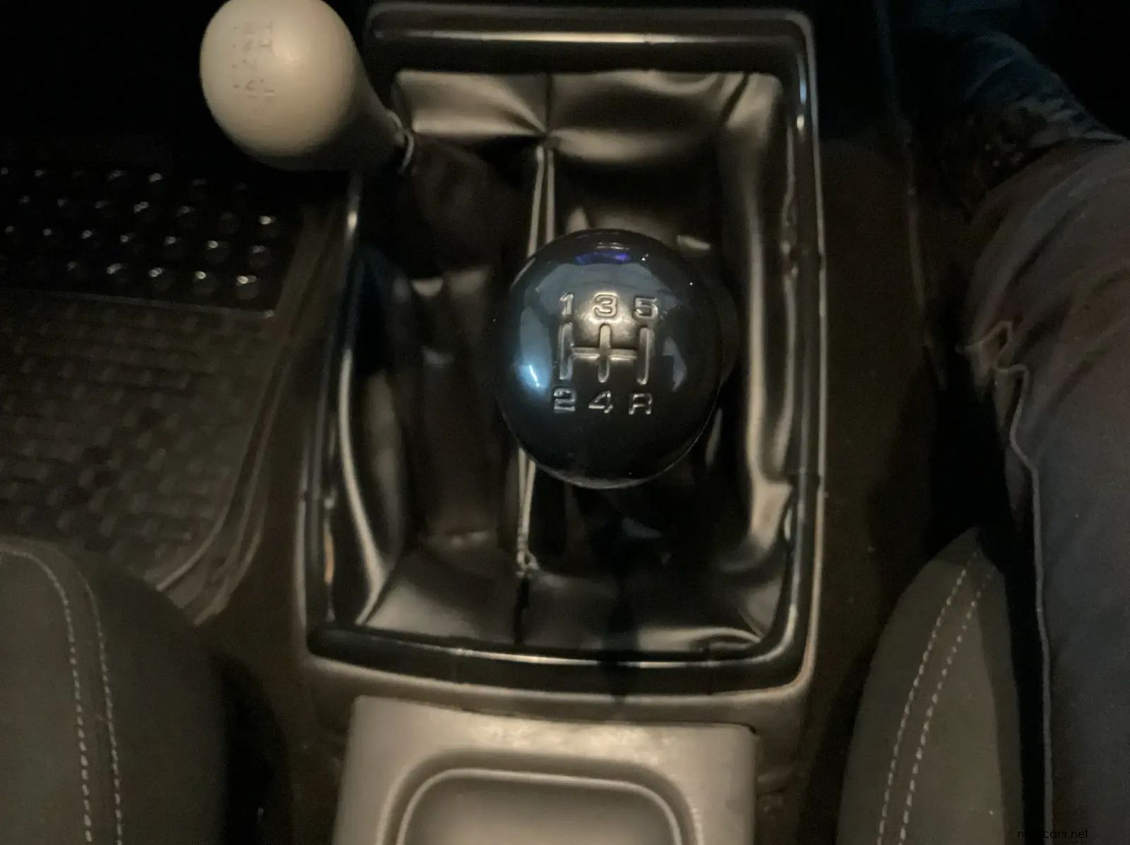 2019 Nissan Hardbody Np300 2.5 TDI 4x4 Pick Up Double Cab pictures