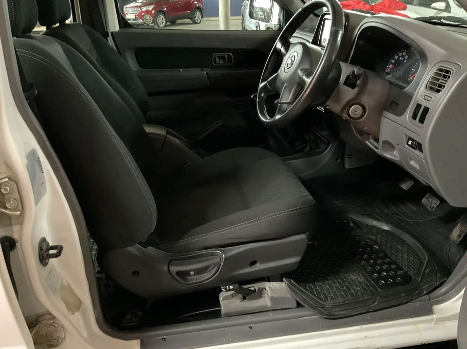 2019 Nissan Hardbody Np300 2.5 TDI 4x4 Pick Up Double Cab pictures