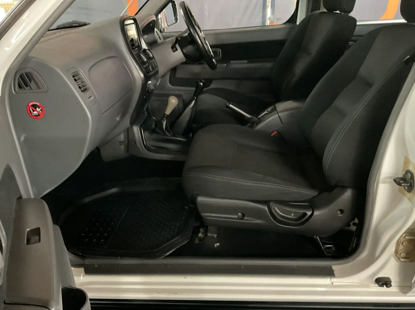 2019 Nissan Hardbody Np300 2.5 TDI 4x4 Pick Up Double Cab pictures