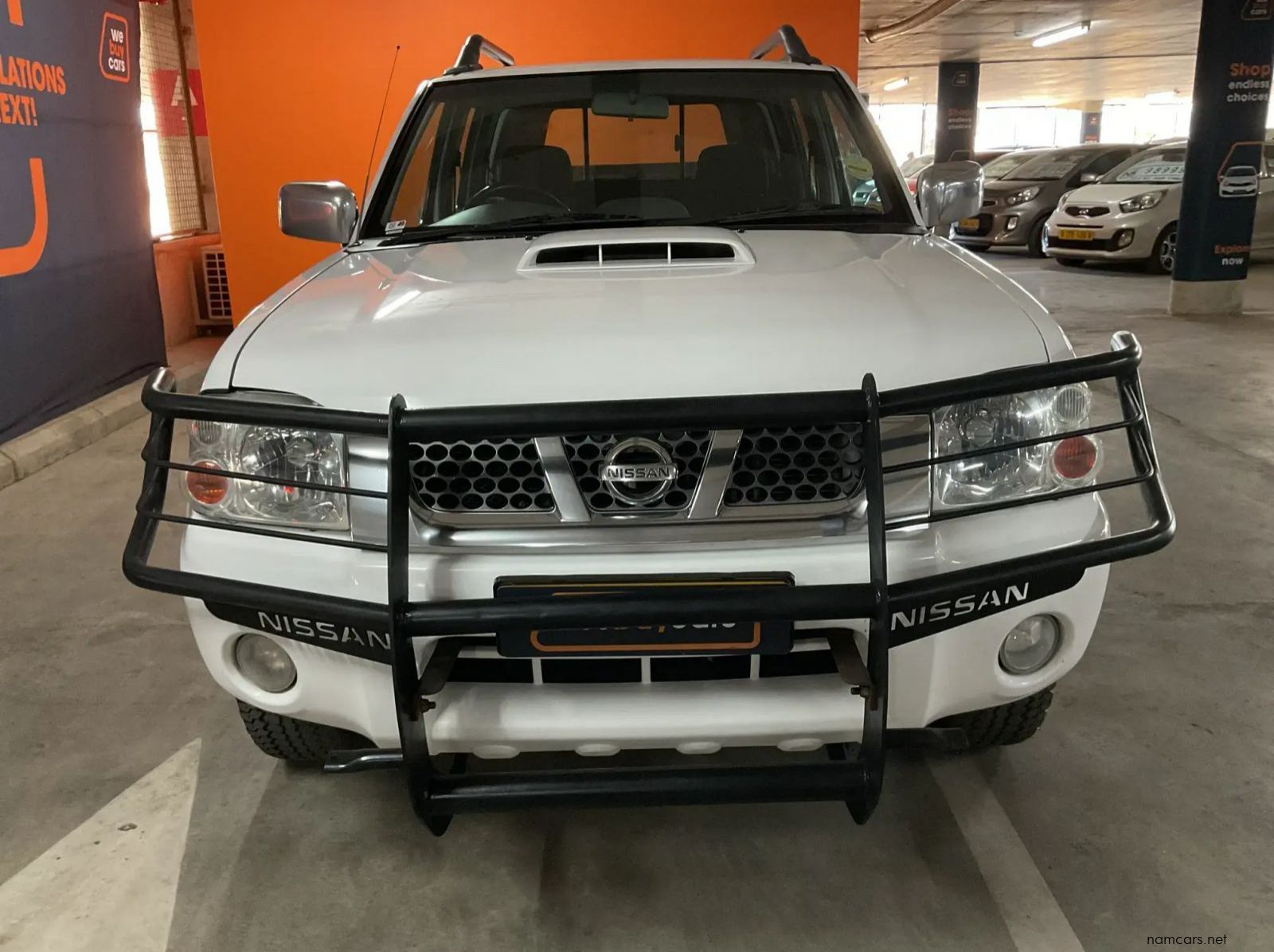 2019 Nissan Hardbody Np300 2.5 TDI 4x4 Pick Up Double Cab pictures