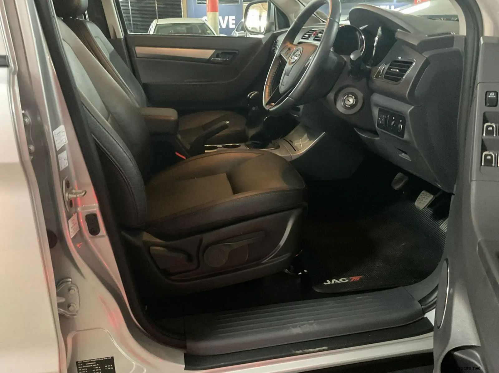 2023 JAC T6 2.0vvt LUX Pick Up Double Cab pictures