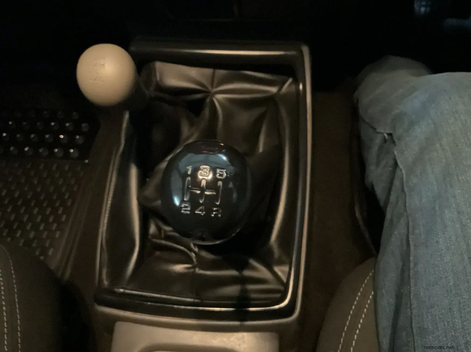 2019 Nissan Hardbody Np300 2.5 TDI 4x4 Pick Up Double Cab pictures