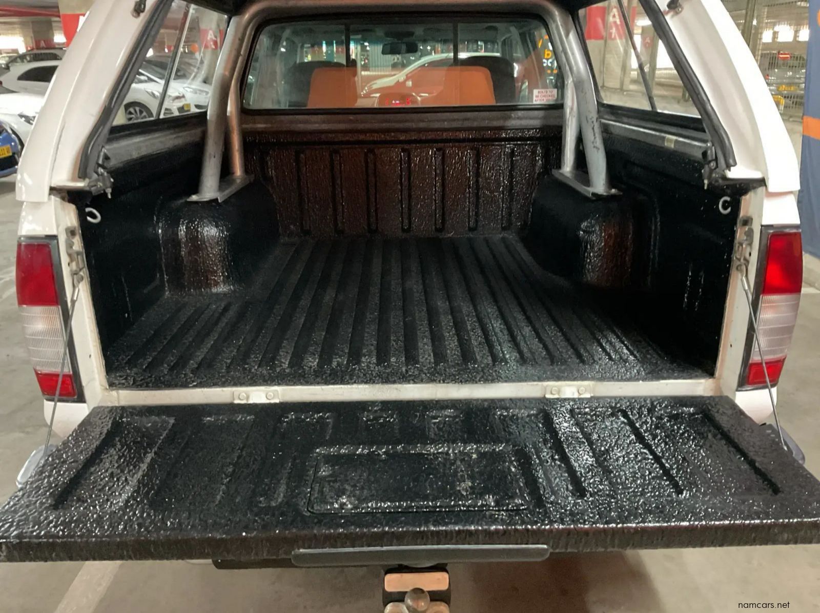 2019 Nissan Hardbody Np300 2.5 TDI 4x4 Pick Up Double Cab pictures