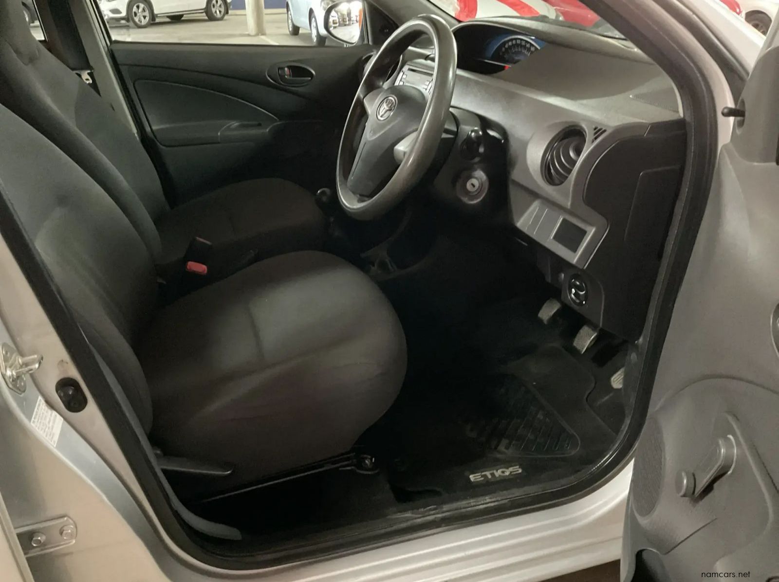 2015 Toyota Etios 1.5 XI pictures