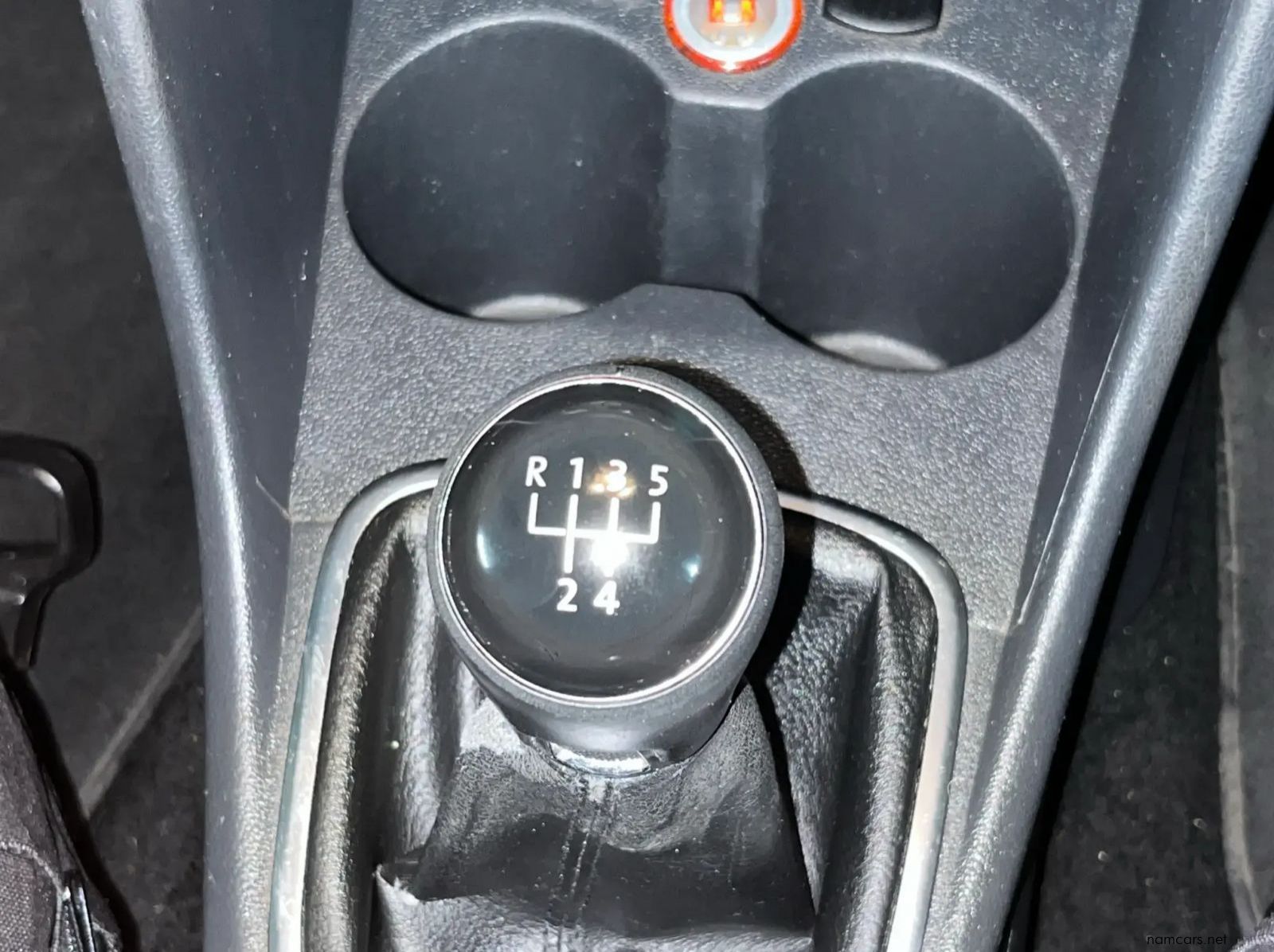 2013 Volkswagen Polo 1.4 Comfortline 5-Door pictures