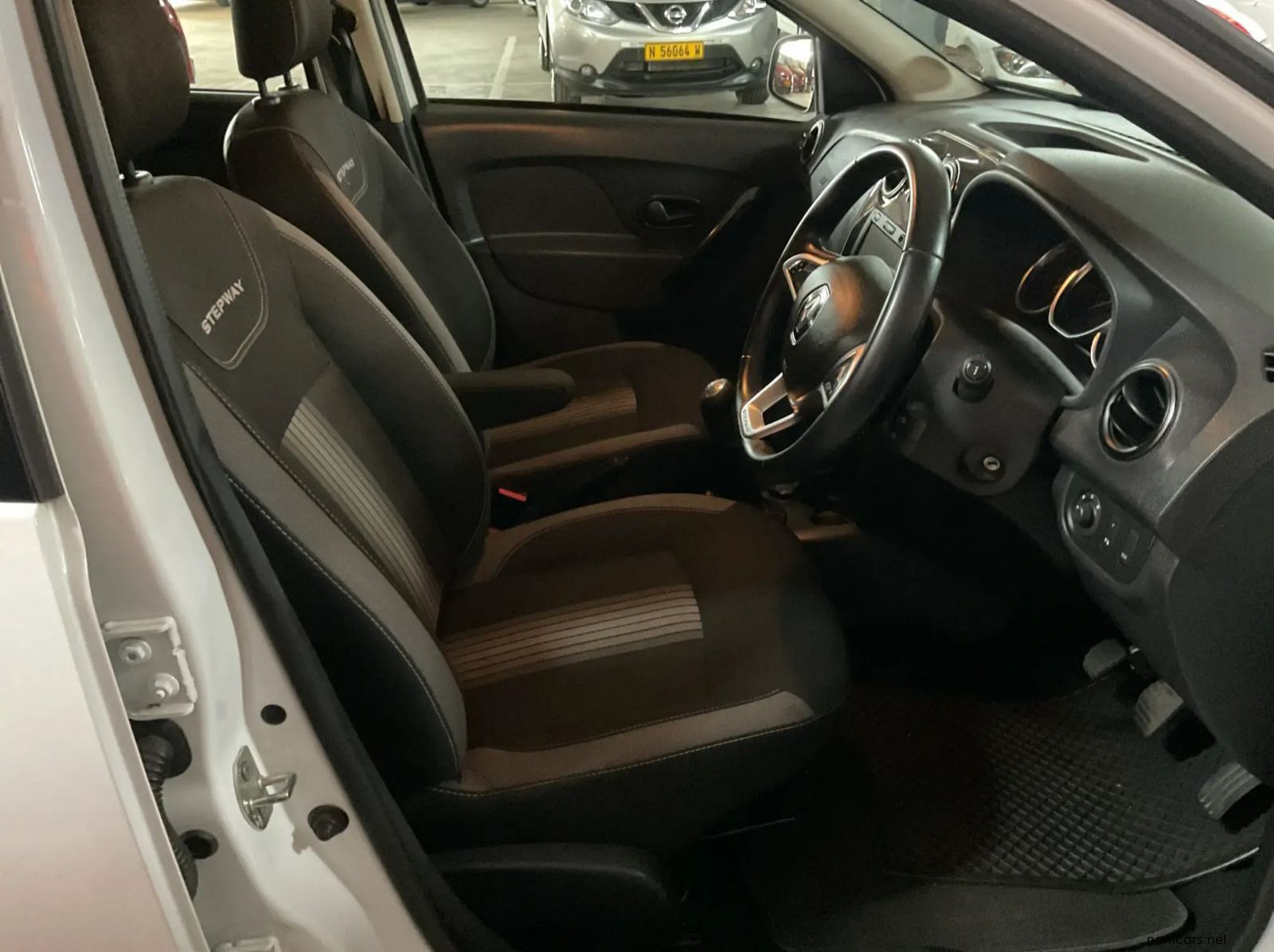 2018 Renault Sandero 900t Stepway Plus/techroad pictures