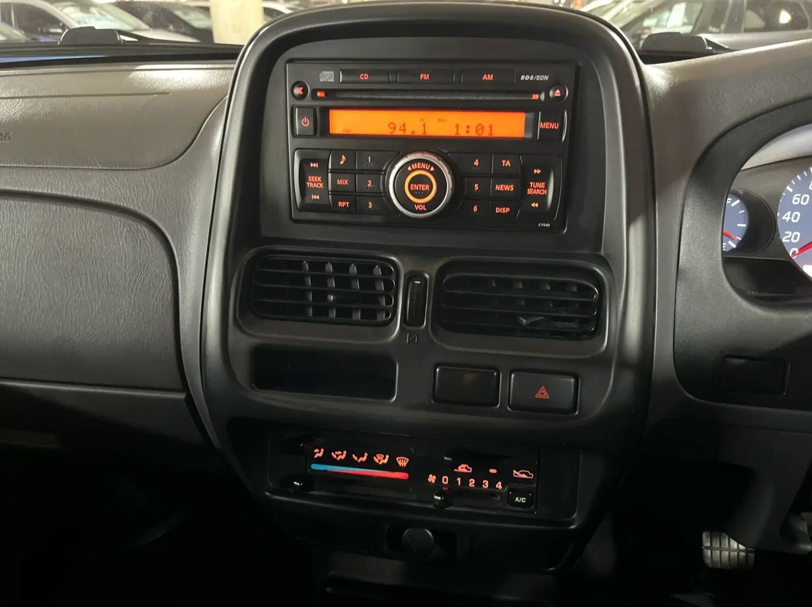 2019 Nissan Hardbody Np300 2.5 TDI 4x4 Pick Up Double Cab pictures