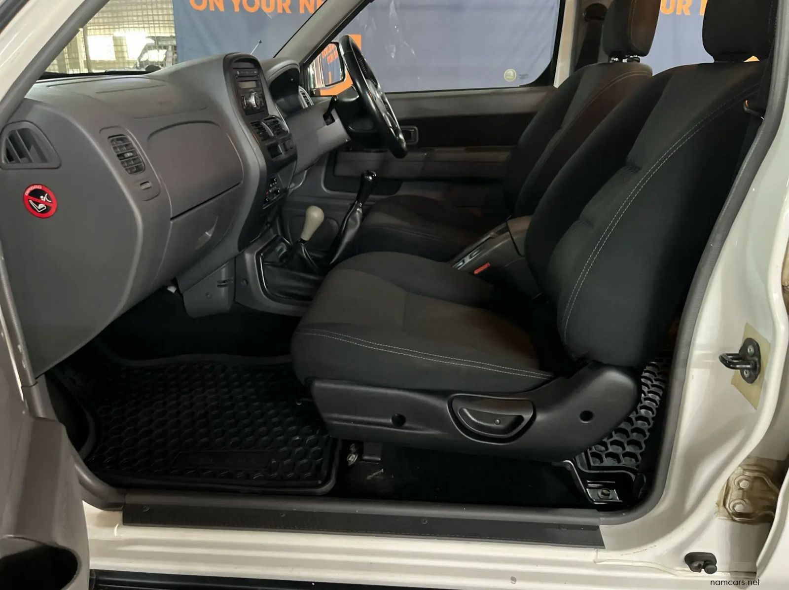 2019 Nissan Hardbody Np300 2.5 TDI 4x4 Pick Up Double Cab pictures