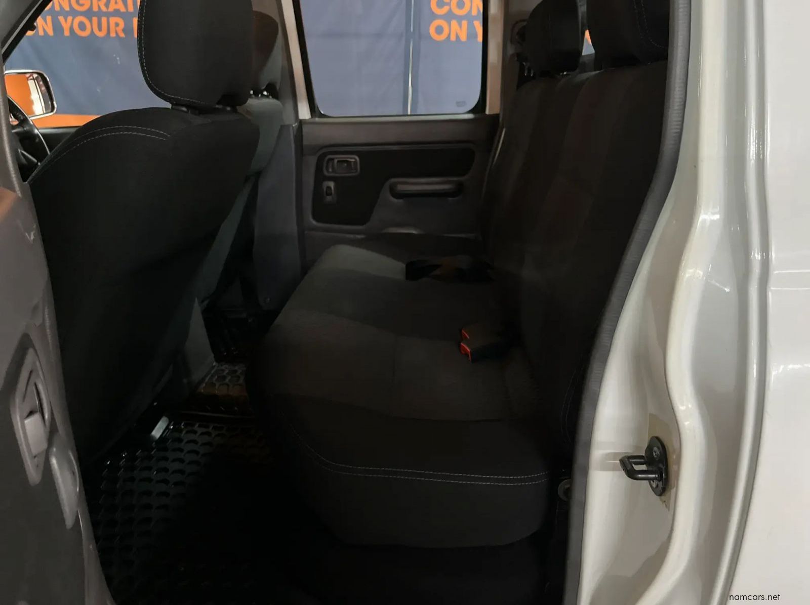 2019 Nissan Hardbody Np300 2.5 TDI 4x4 Pick Up Double Cab pictures