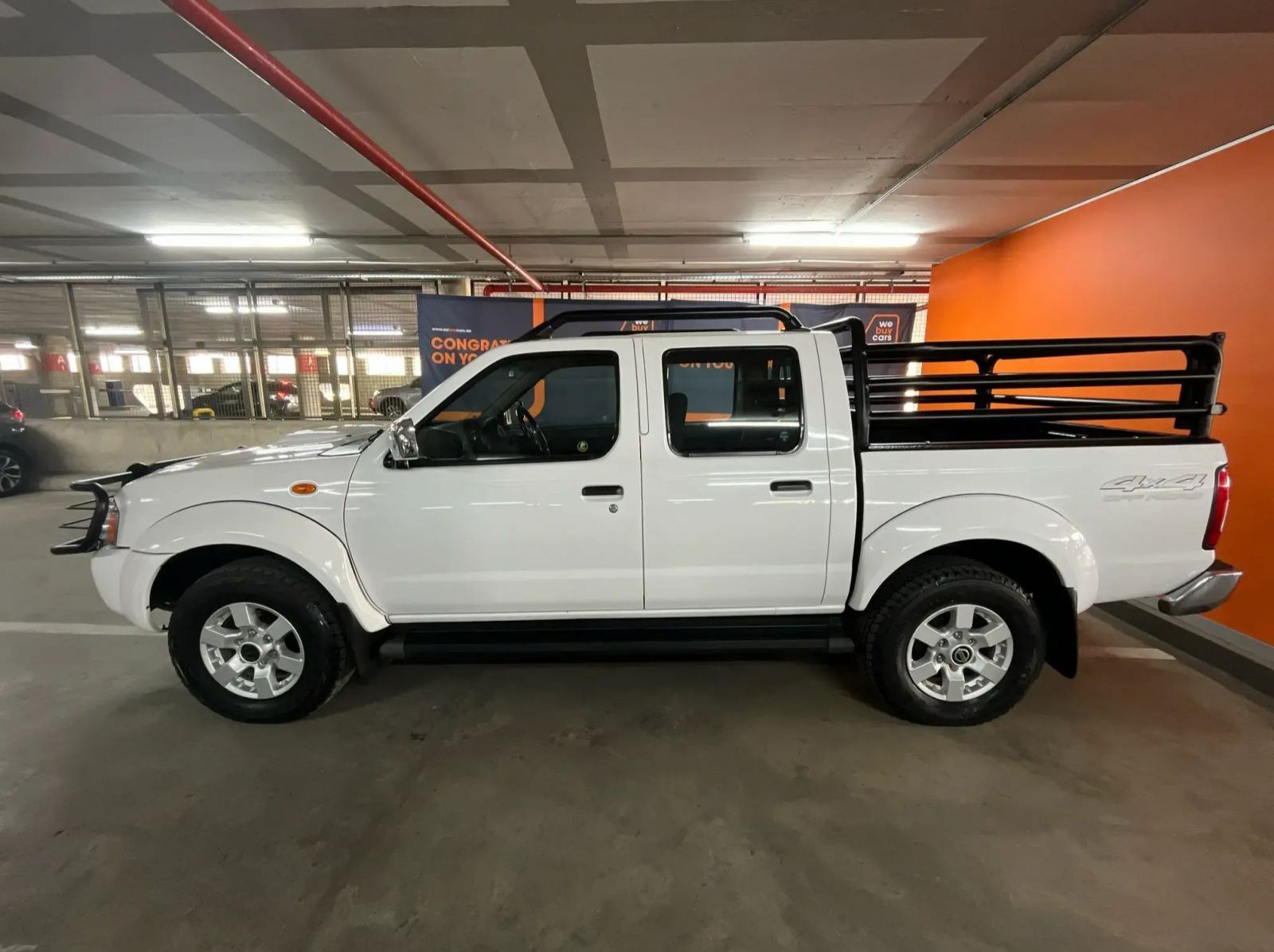 2019 Nissan Hardbody Np300 2.5 TDI 4x4 Pick Up Double Cab pictures