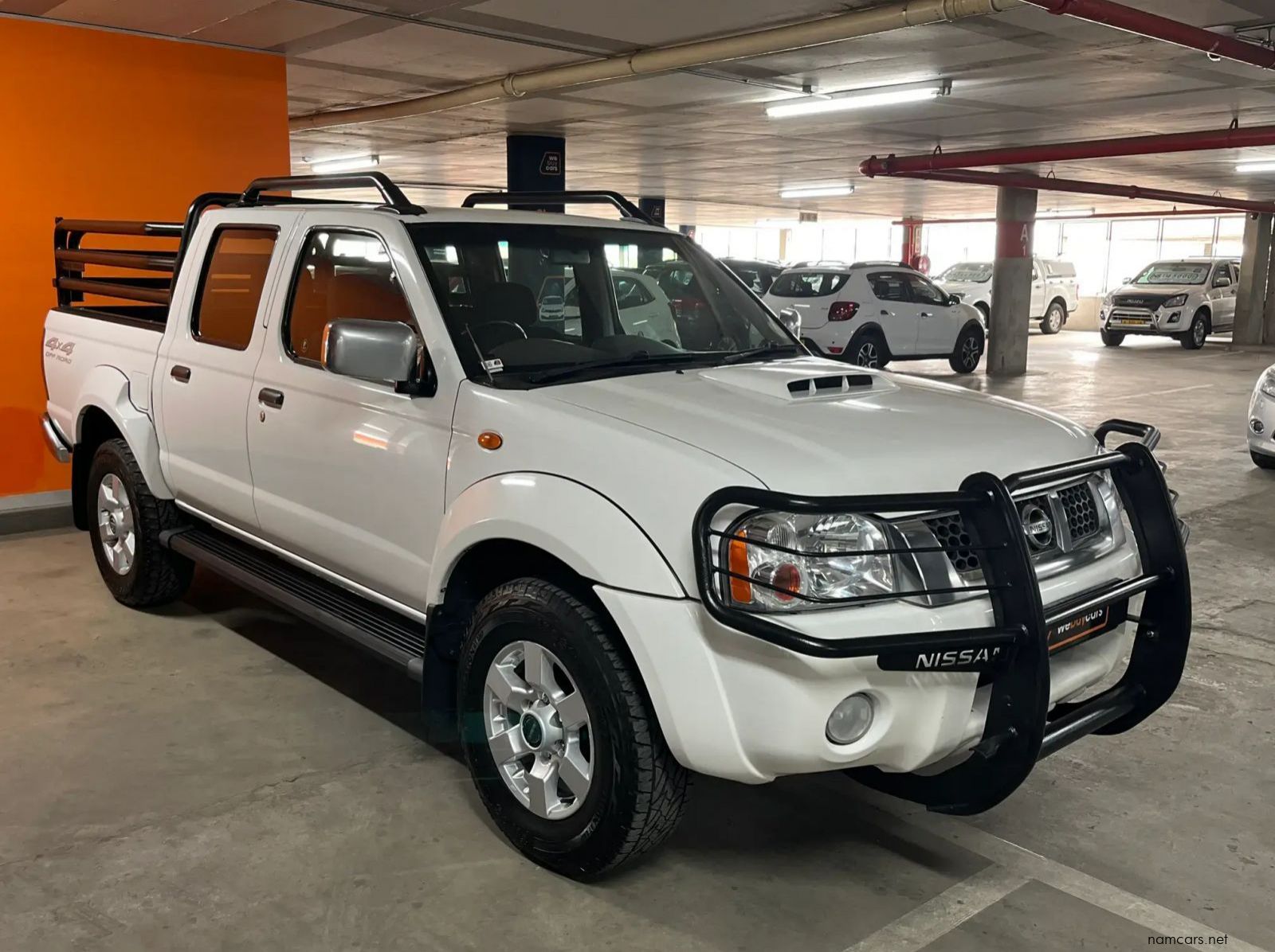 2019 Nissan Hardbody Np300 2.5 TDI 4x4 Pick Up Double Cab pictures