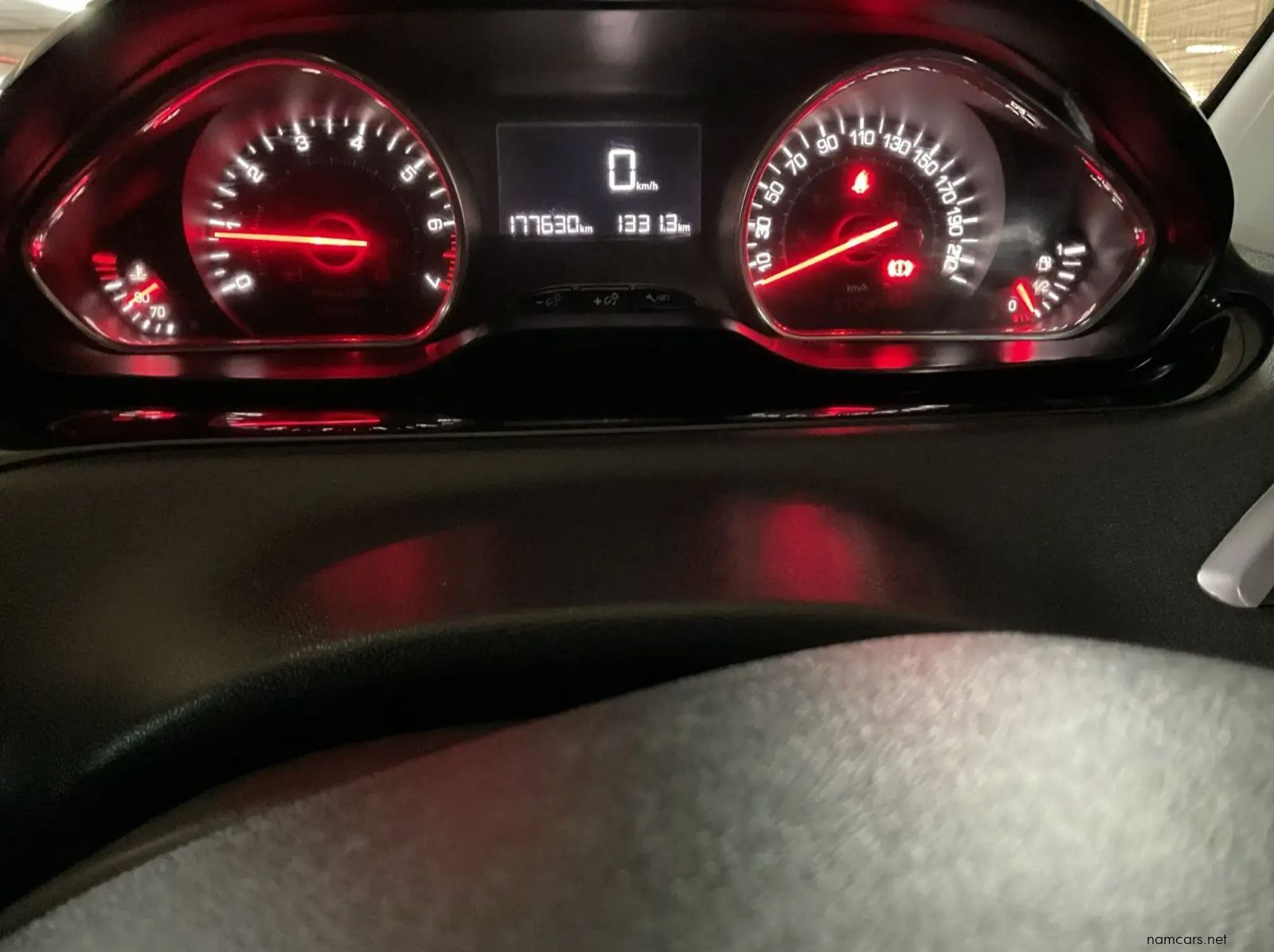 2013 Peugeot 208 1.2 VTI Access 5-Door pictures