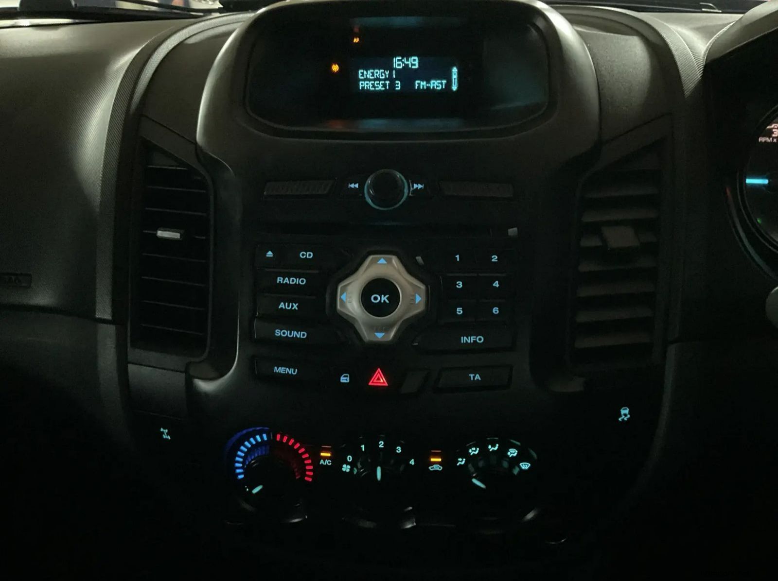 2015 Ford Ranger 2.2tdci XL Pick Up Double Cab pictures