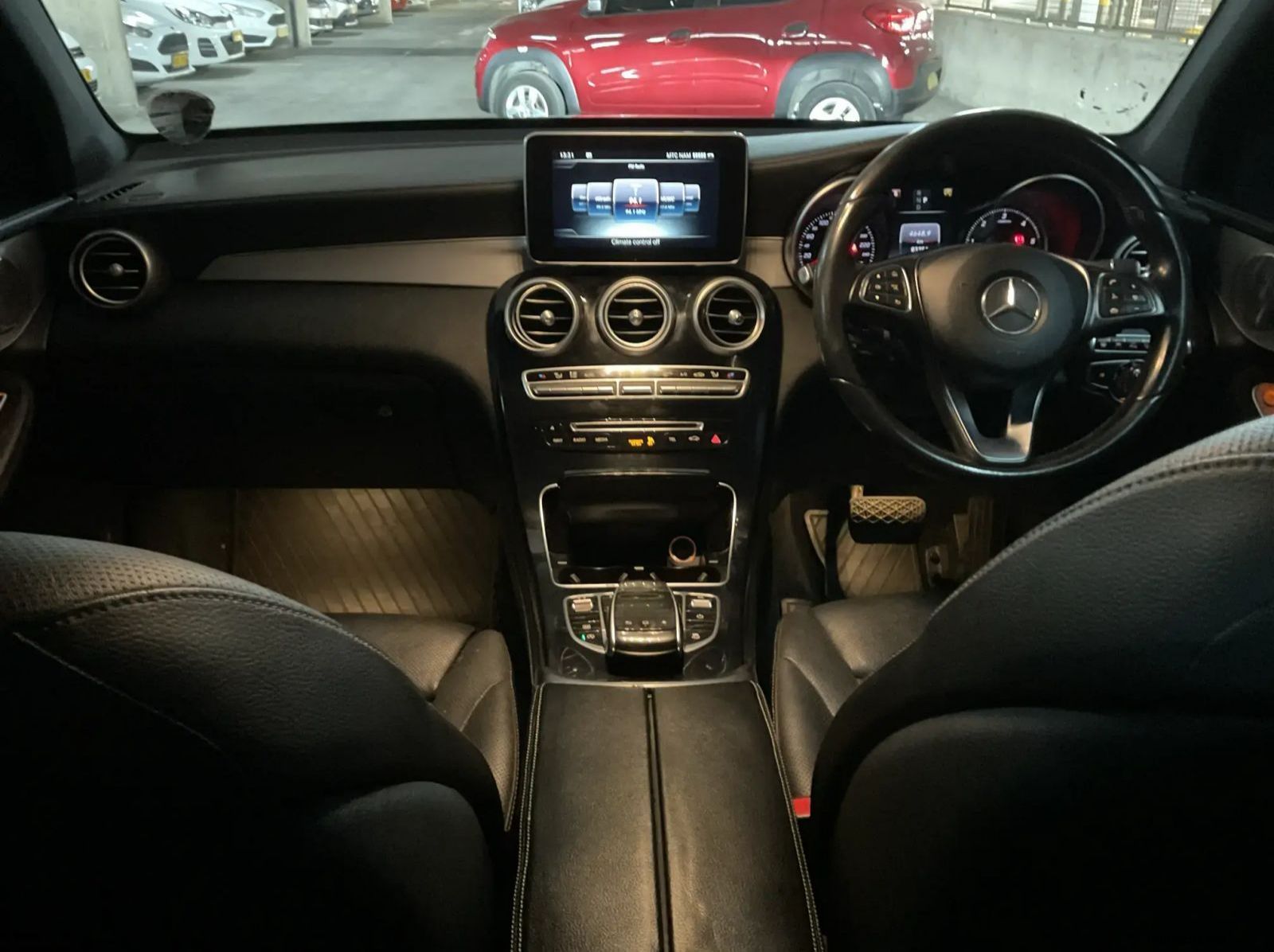 2016 Mercedes-Benz GLC 220d Exclusive pictures