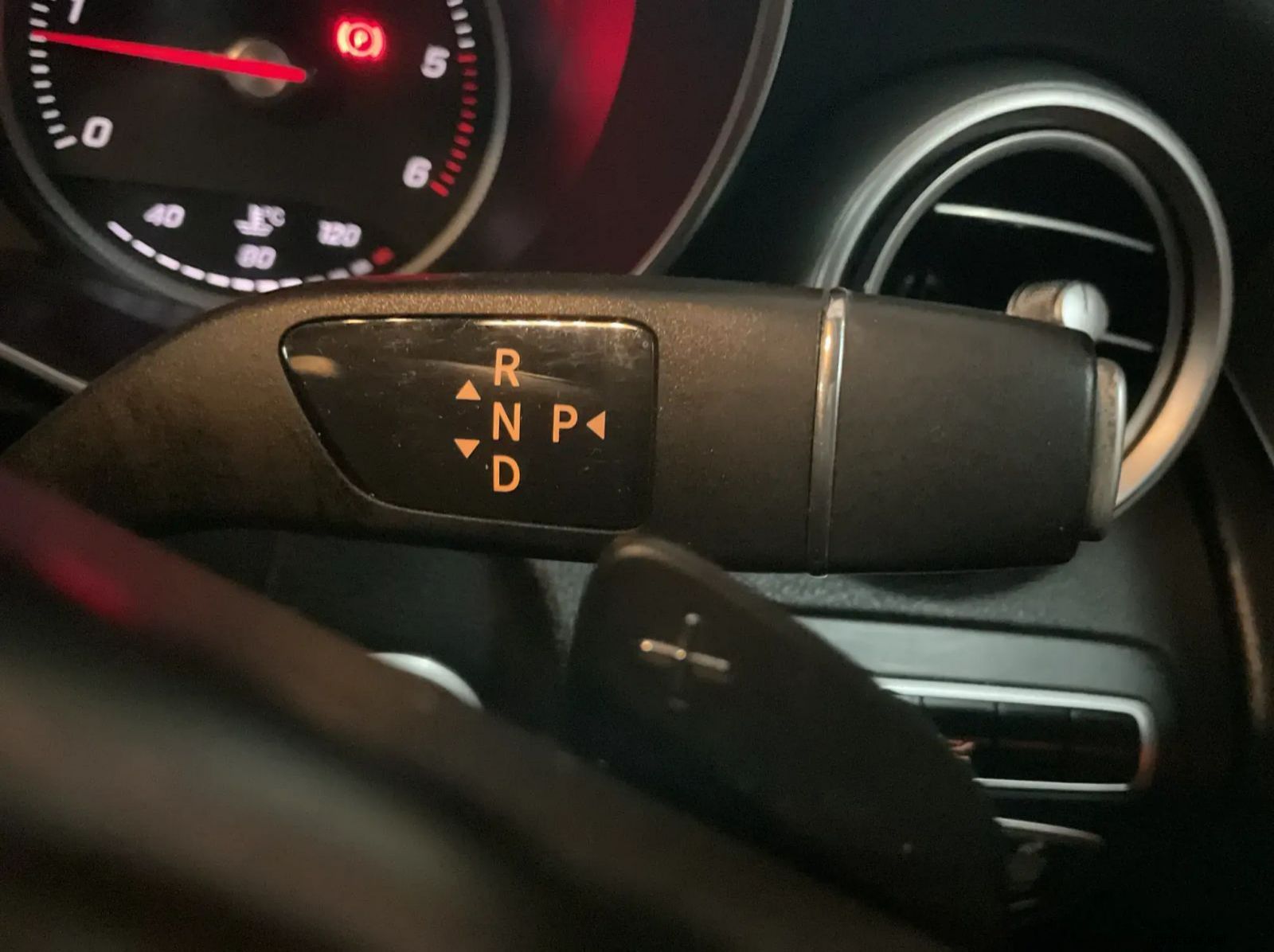 2016 Mercedes-Benz GLC 220d Exclusive pictures