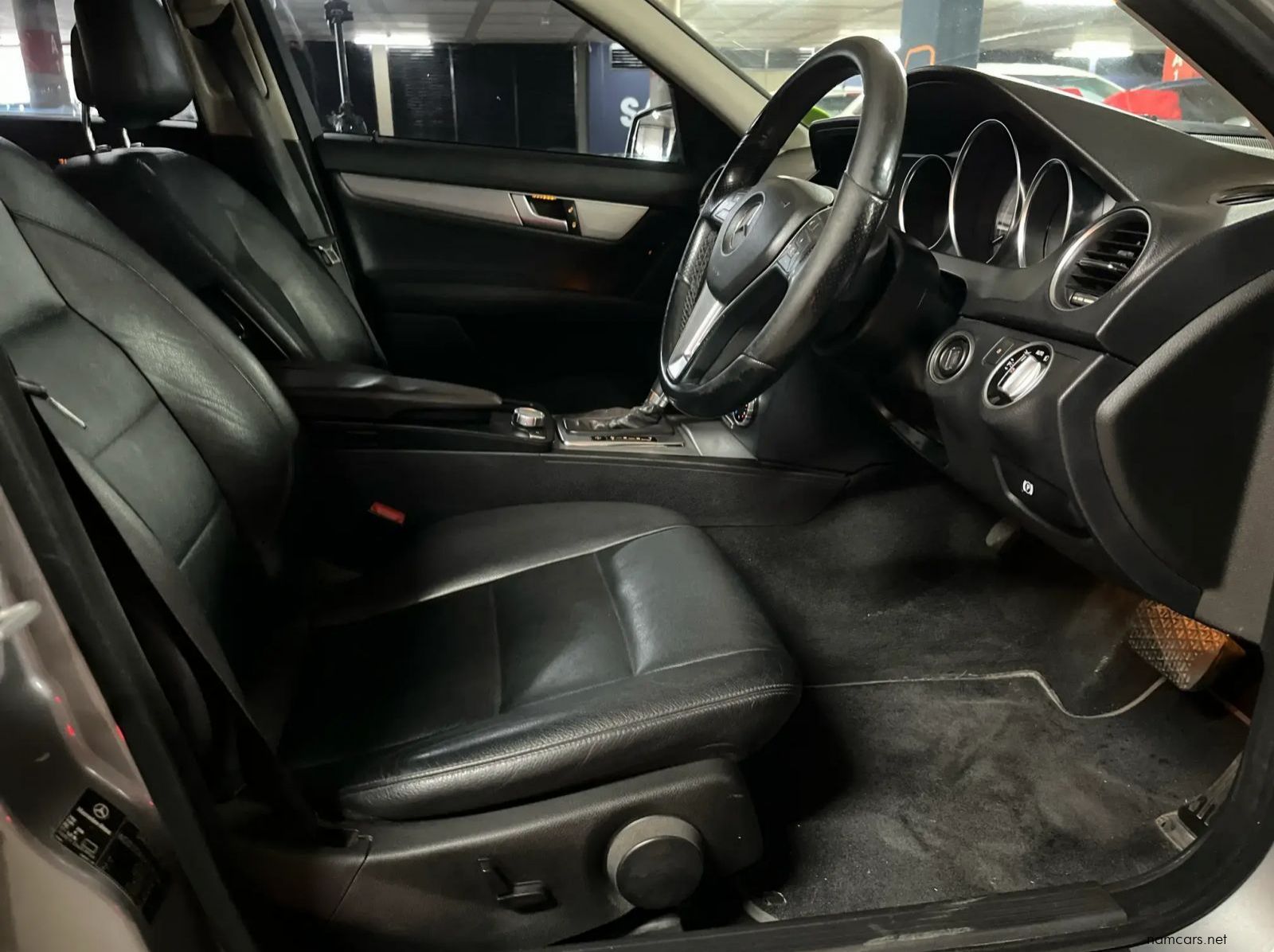 2013 Mercedes-Benz C Class Sedan C250 BE Avantgarde Auto pictures