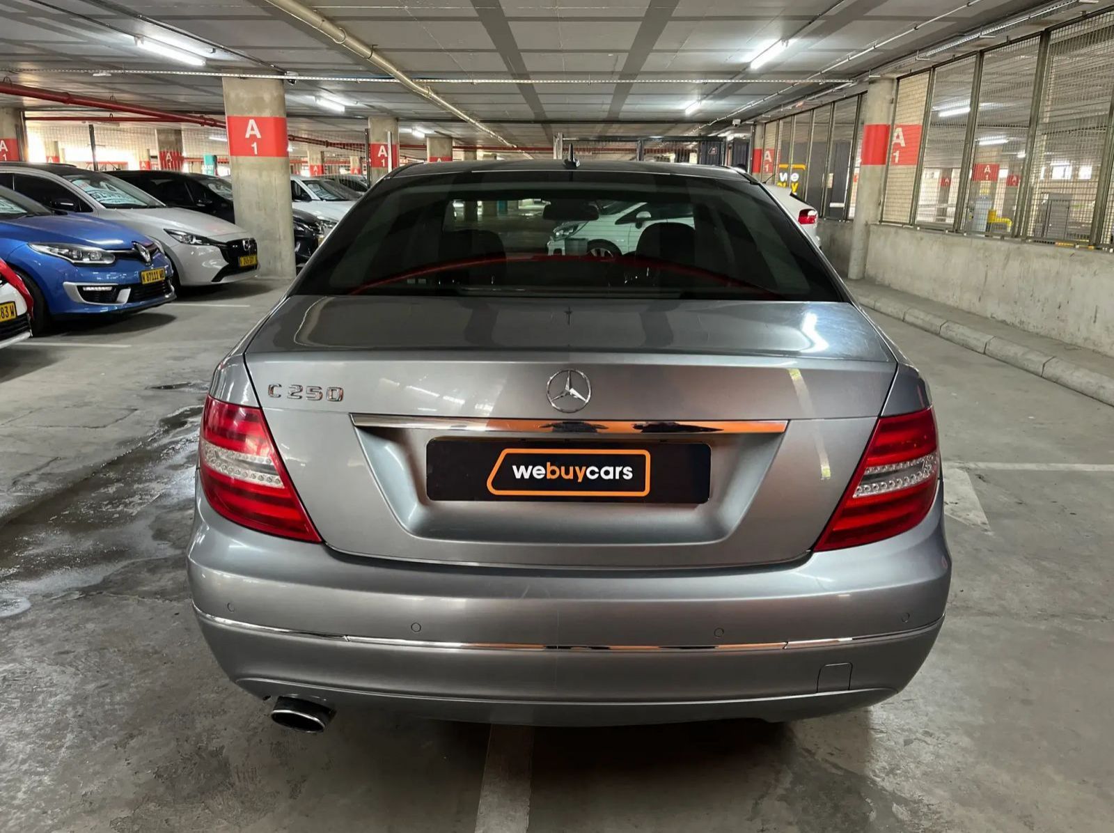 2013 Mercedes-Benz C Class Sedan C250 BE Avantgarde Auto pictures