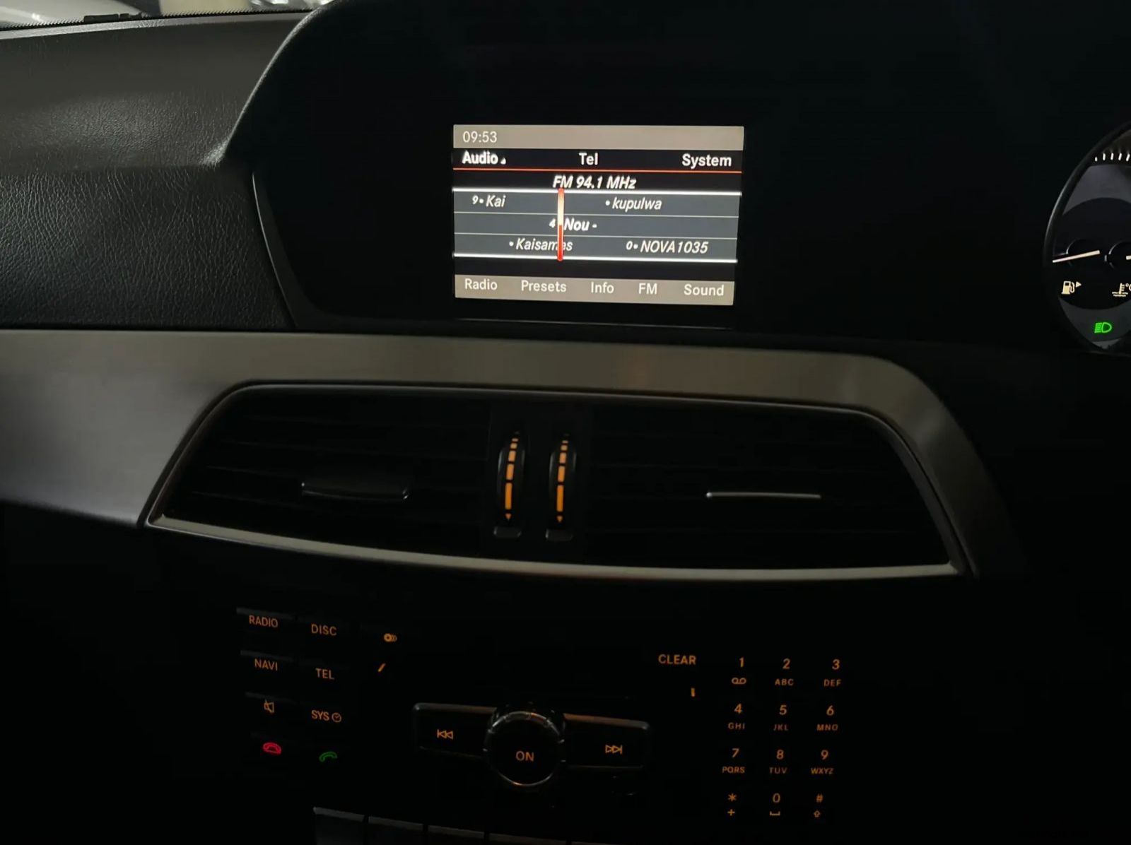 2013 Mercedes-Benz C Class Sedan C250 BE Avantgarde Auto pictures