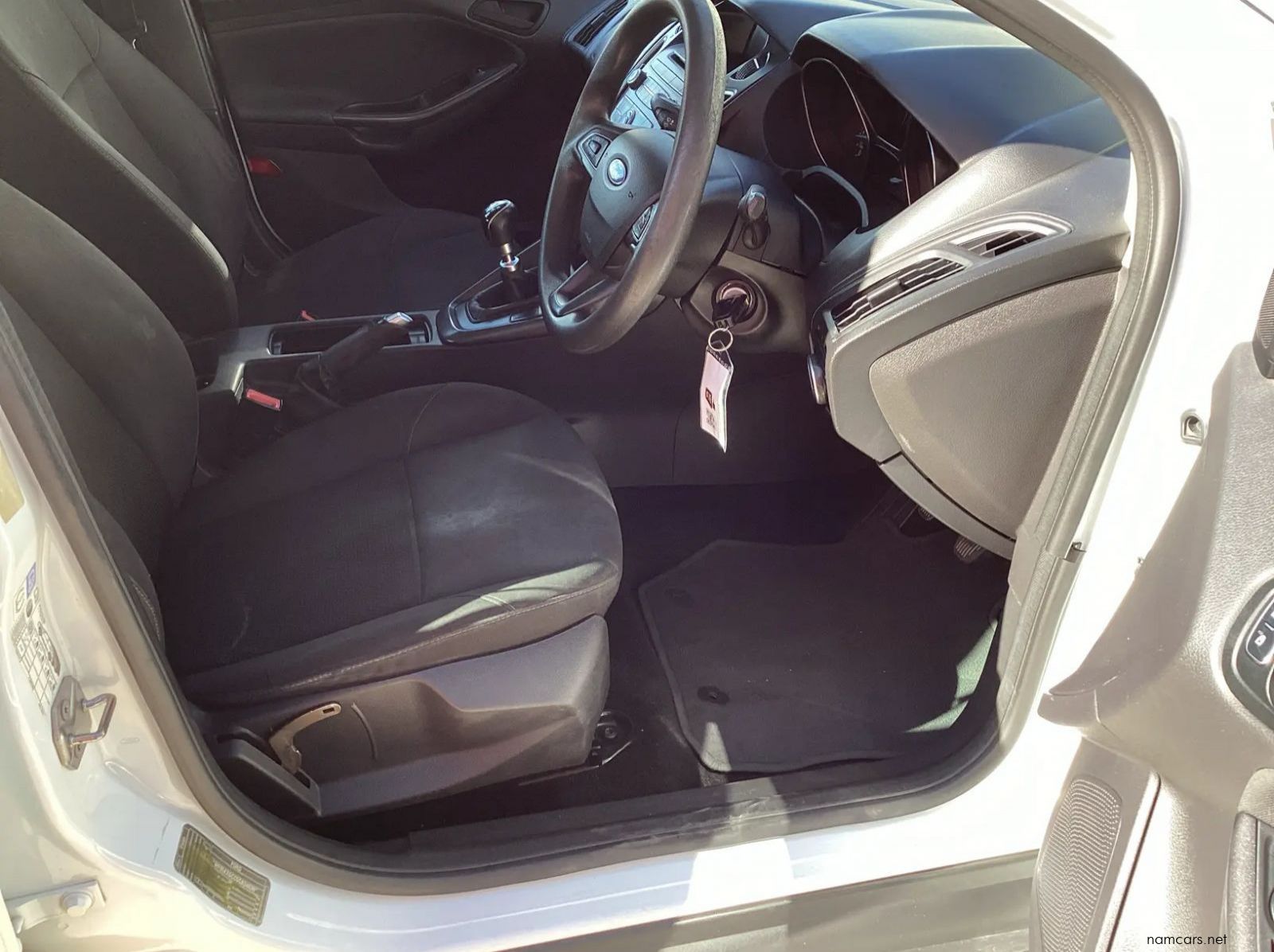 2016 Ford Ford Focus 1.0 EcoBoost Ambiente 5-Door pictures