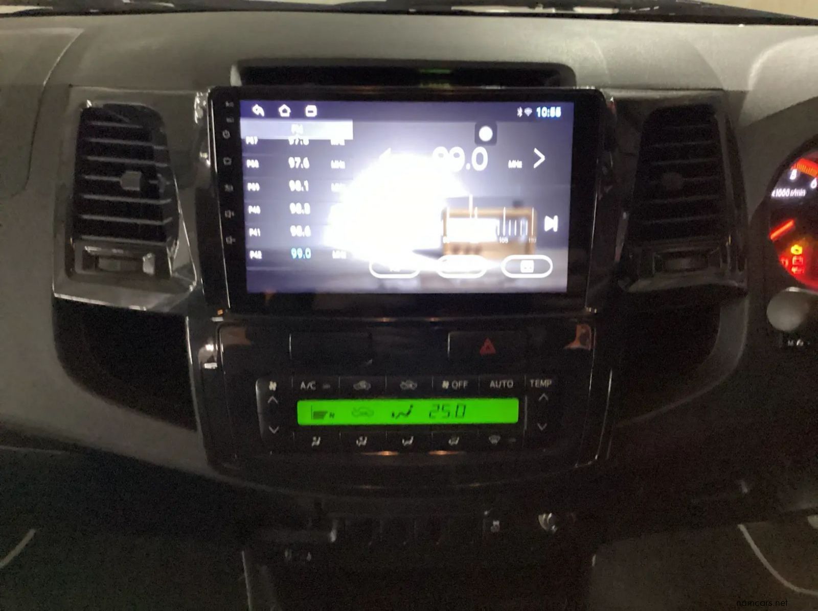 2015 Toyota Hilux 3.0 D-4d Legend 45 4x4 Pick Up Double Cab pictures