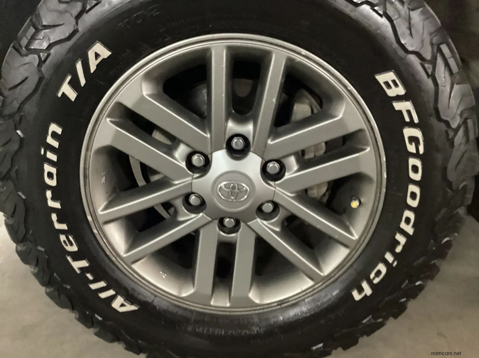 2015 Toyota Hilux 3.0 D-4d Legend 45 4x4 Pick Up Double Cab pictures