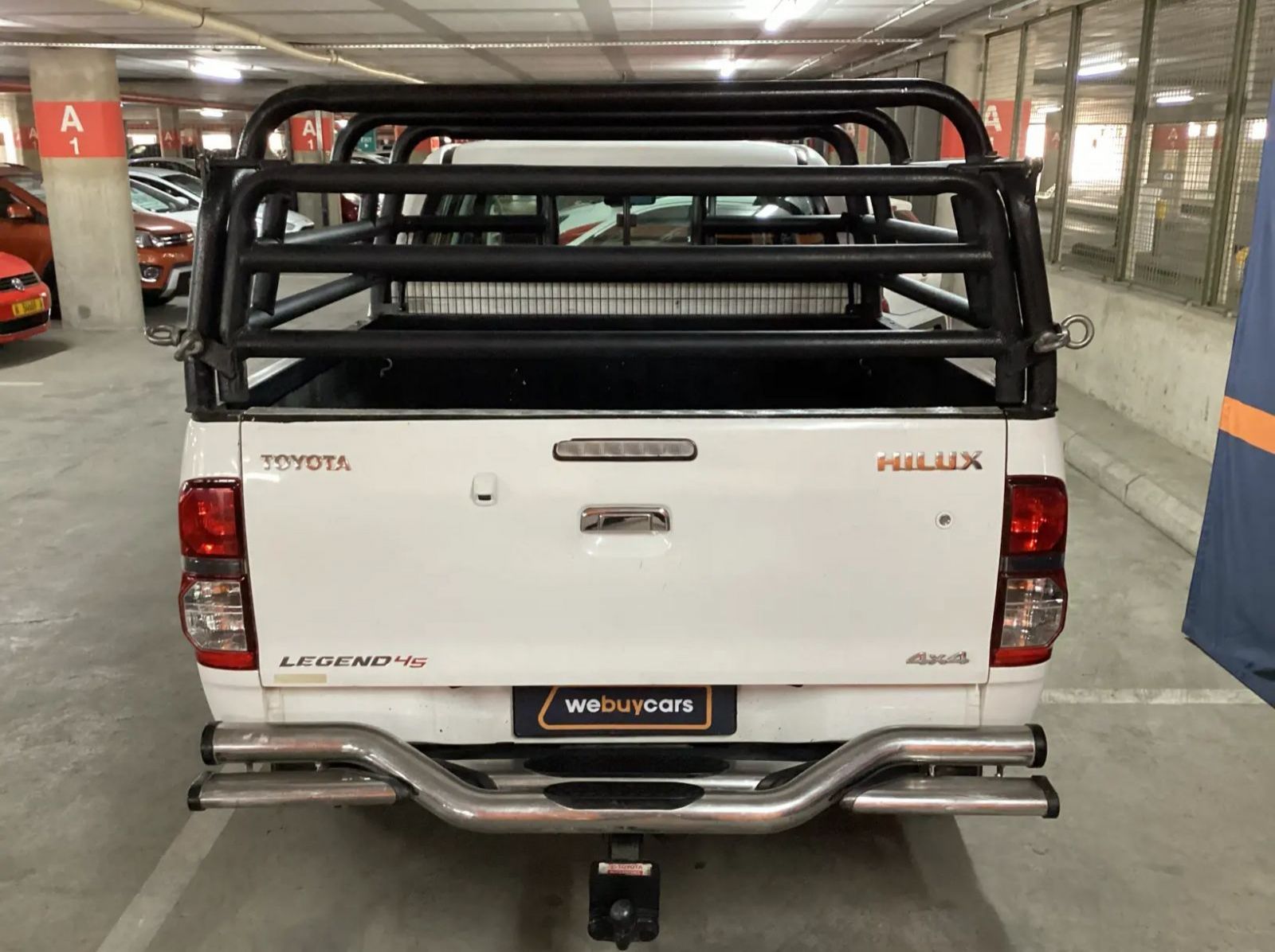 2015 Toyota Hilux 3.0 D-4d Legend 45 4x4 Pick Up Double Cab pictures