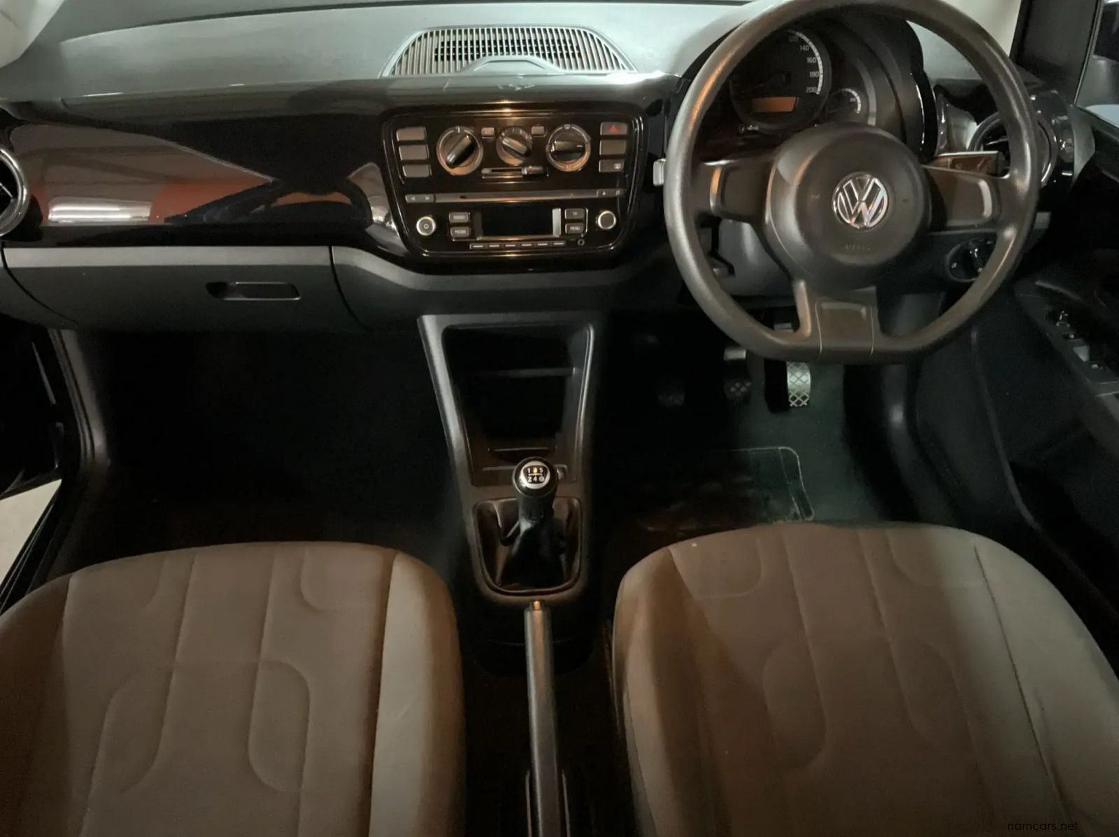 2015 Volkswagen Up Move UP! 1.0 3-Door pictures