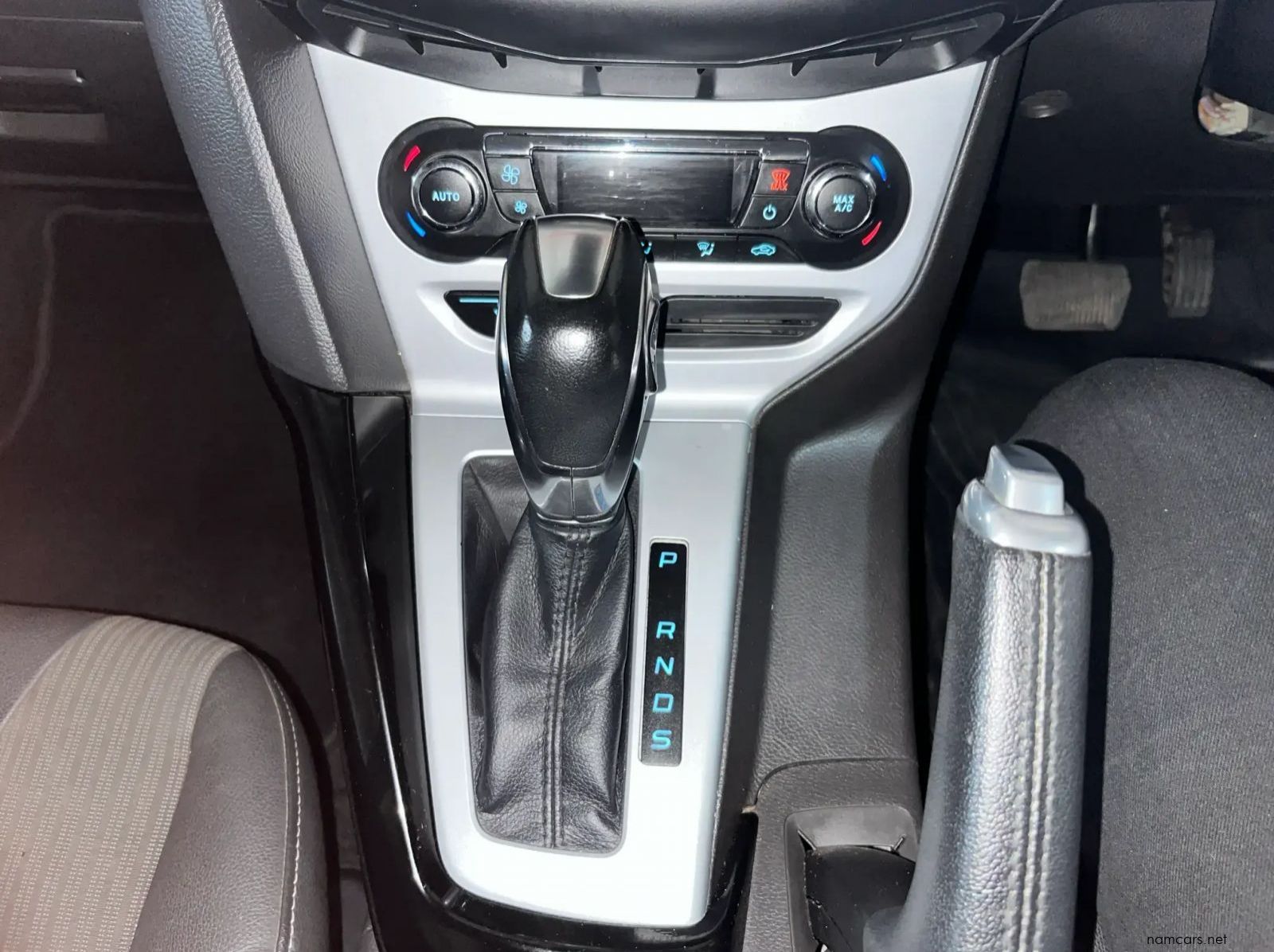 2015 Ford Focus 2.0 GDI Trend Powershift pictures