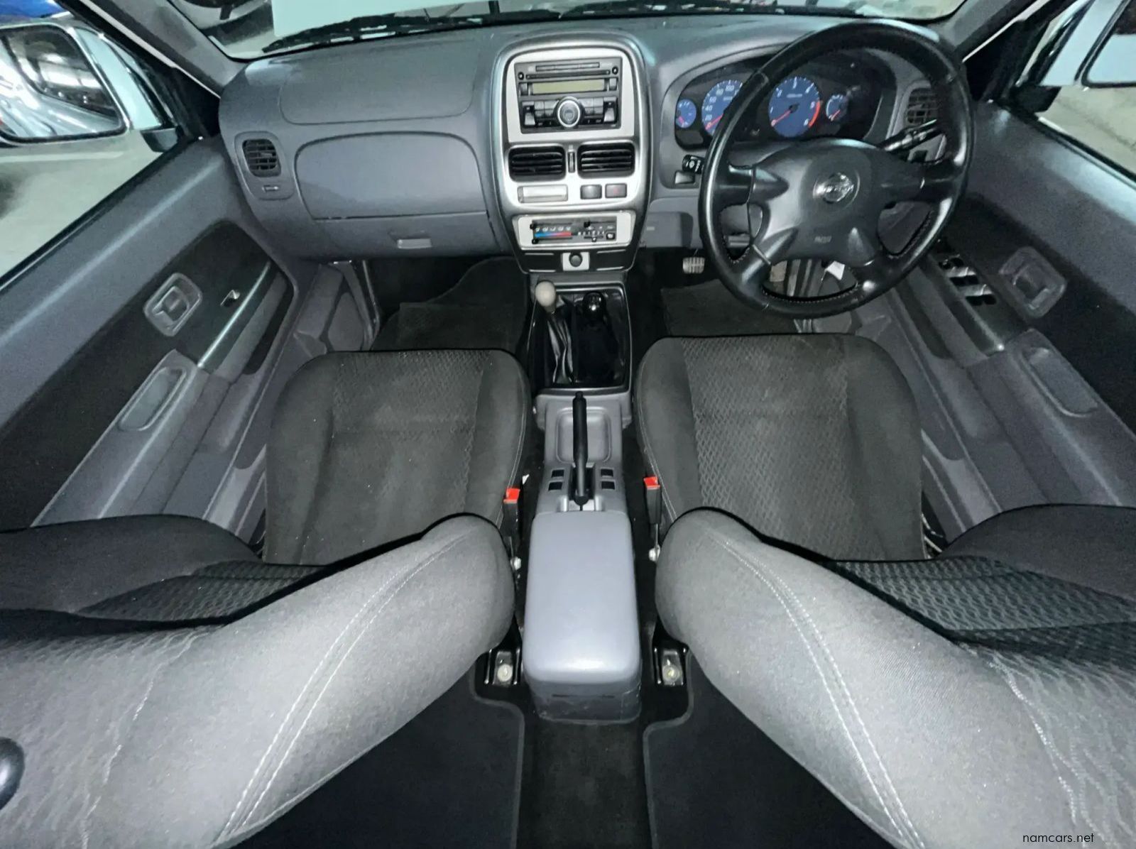 2017 Nissan Hardbody Np300 2.5 TDI Hi-Rider Pick Up Double Cab pictures