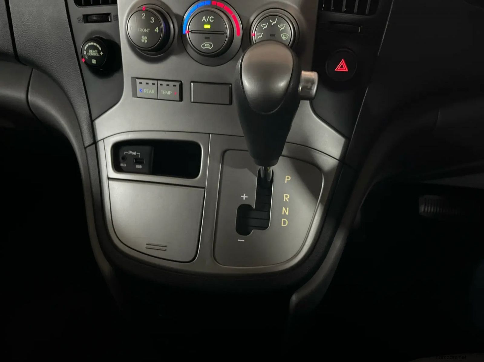 2015 Hyundai H-1 2.5 CRDi (vgt) Wagon Auto pictures