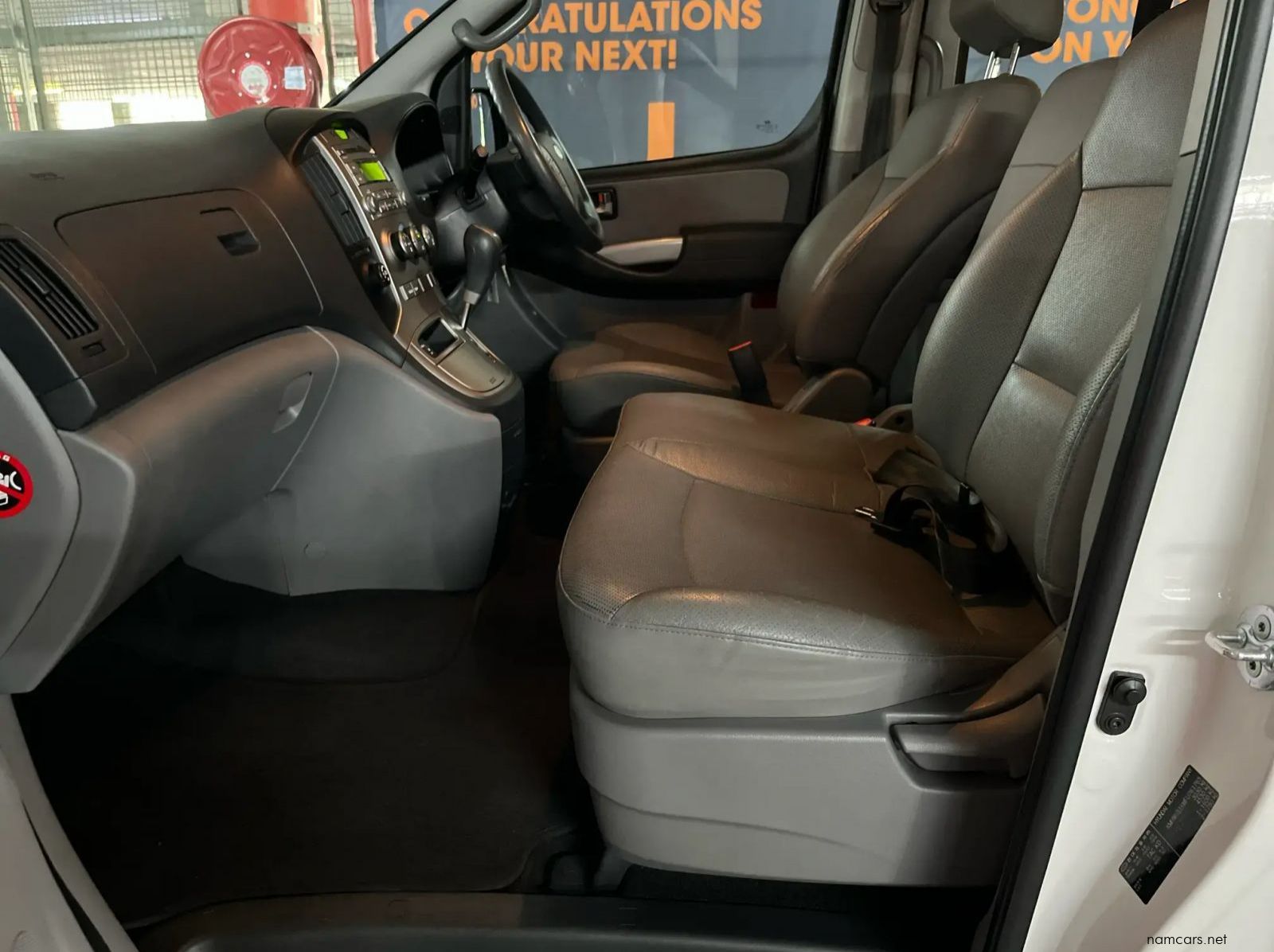 2015 Hyundai H-1 2.5 CRDi (vgt) Wagon Auto pictures