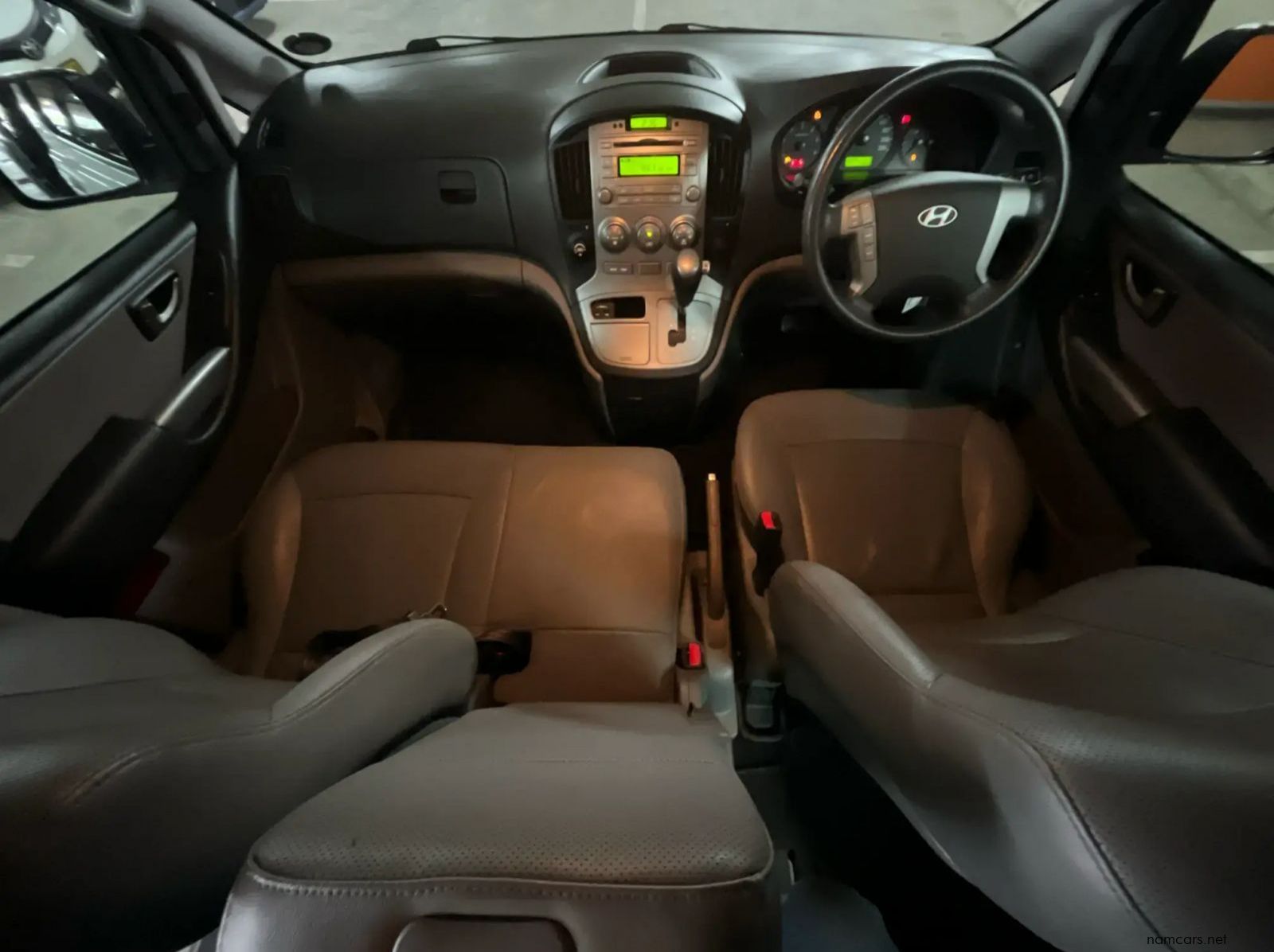 2015 Hyundai H-1 2.5 CRDi (vgt) Wagon Auto pictures