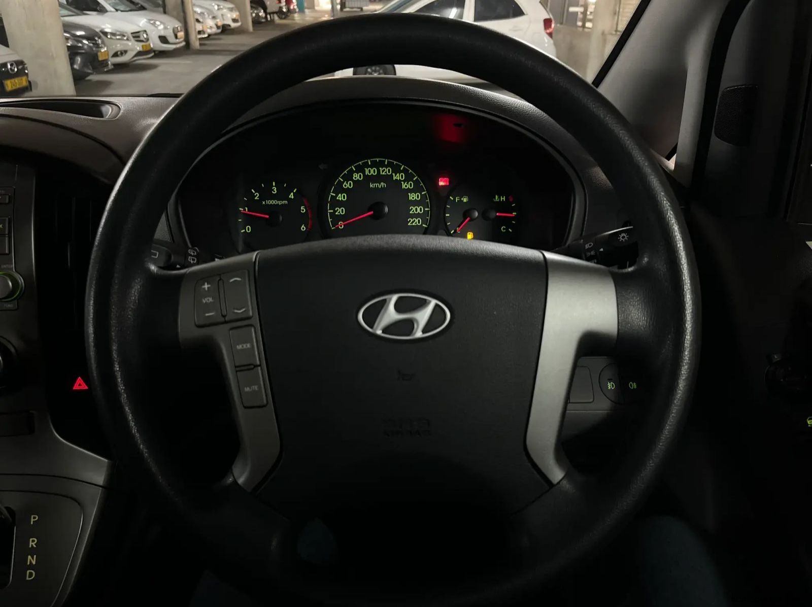 2015 Hyundai H-1 2.5 CRDi (vgt) Wagon Auto pictures